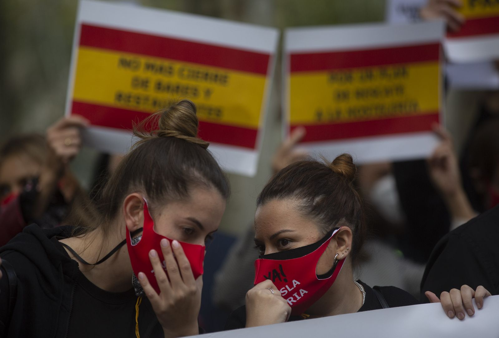 La manifestación de los hosteleros de Sevilla, en imágenes