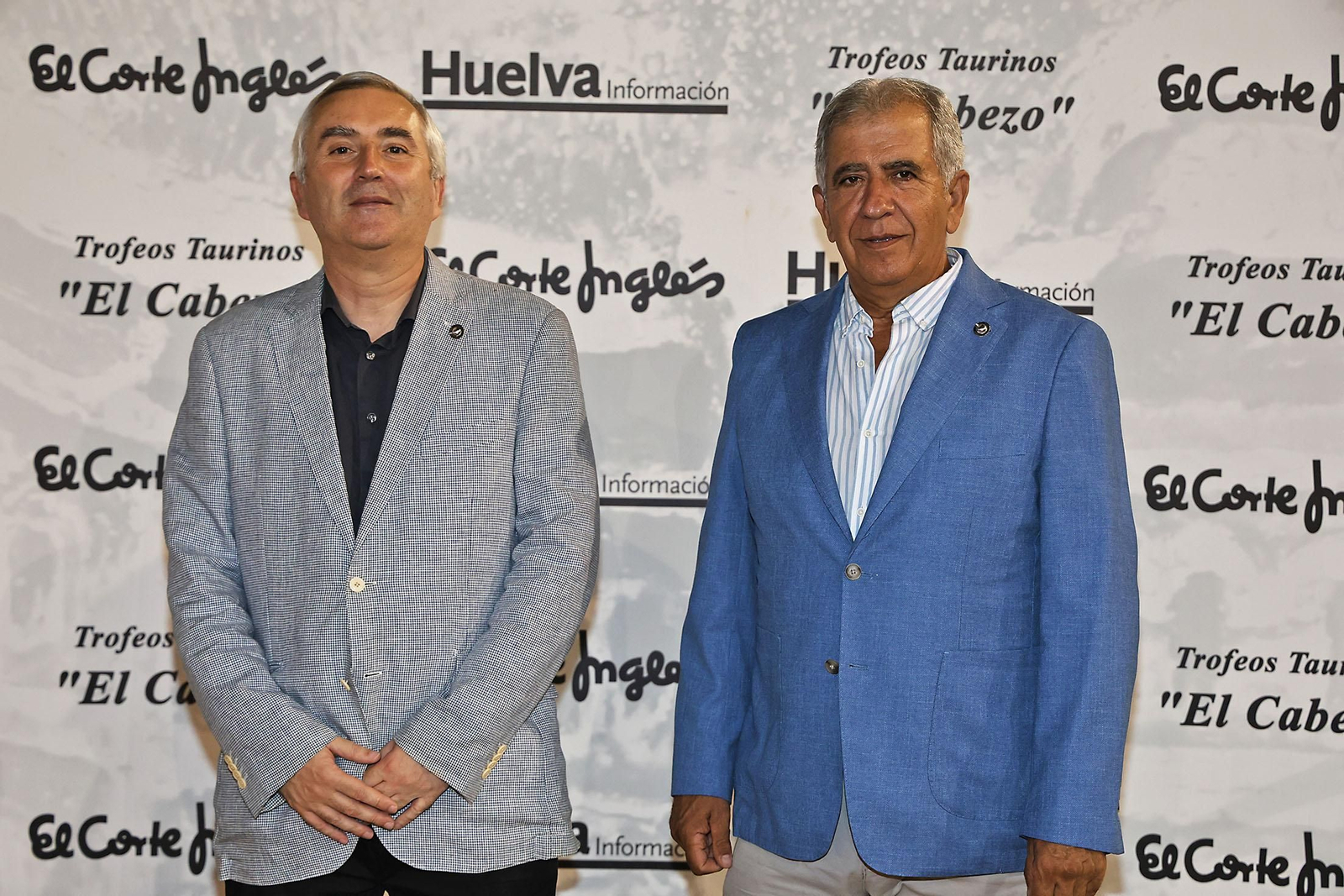 Imágenes del ambiente en la entrega de la XXXII edición de los premios taurinos "El Cabezo"