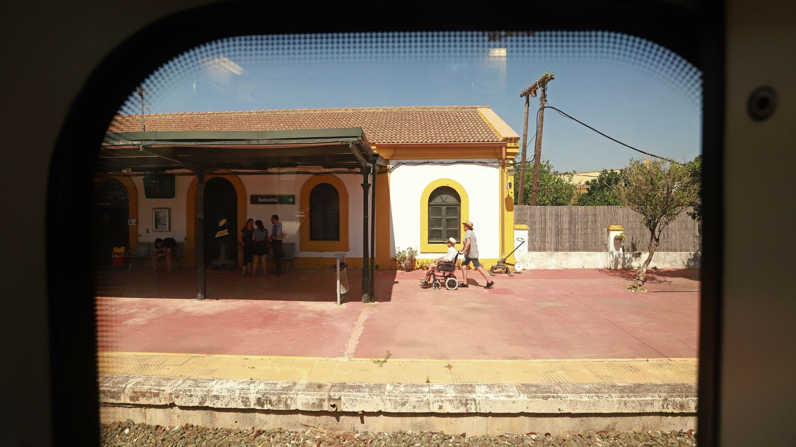 Las mejores fotos del viaje reivindicativo de los alcaldes a Ronda en tren