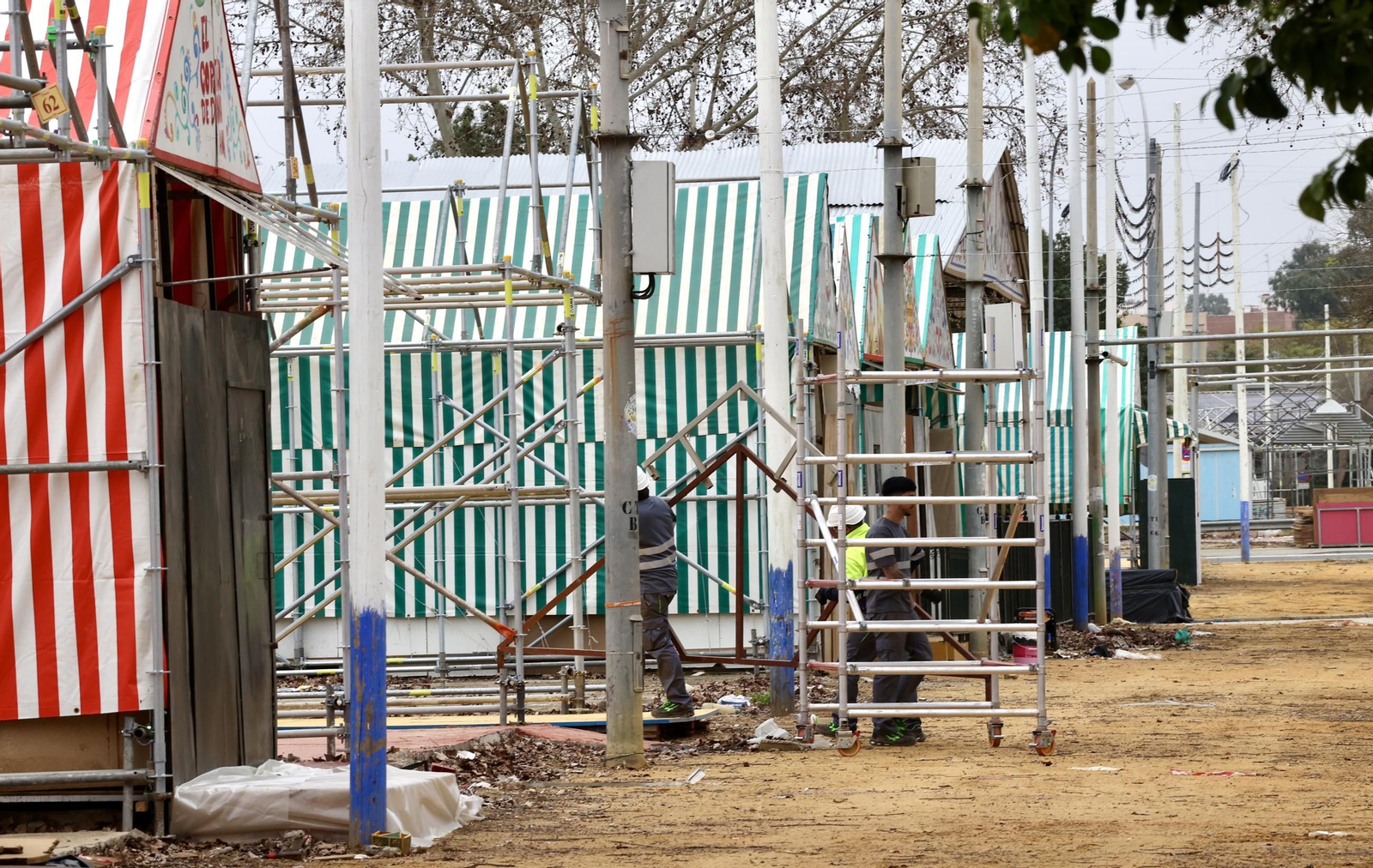 Así avanzan los trabajos del montaje de la Feria de Abril 2025