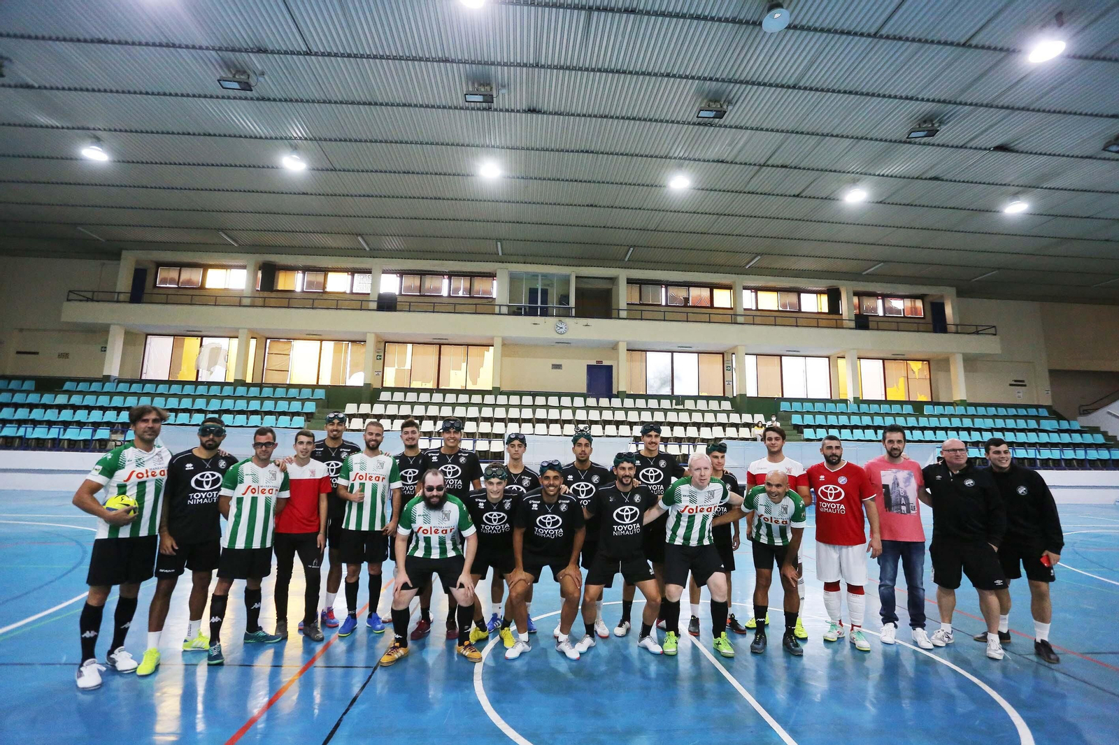 Partido entre el equipo de la Once y el XerezDFC en Jerez Partido entre el equipo de la Once y el XerezDFC en Jerez