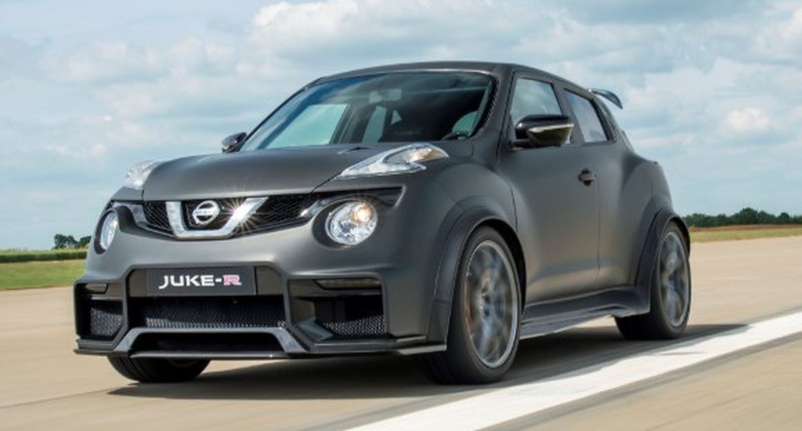 Llega el nuevo y potente Nissan Juke-R 2.0