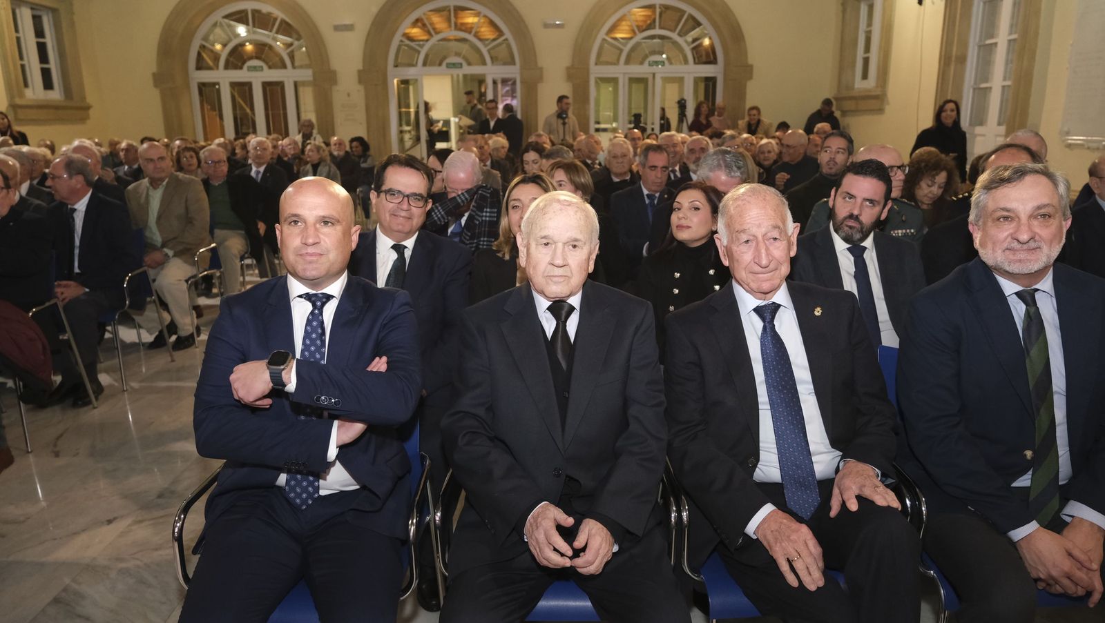 Las fotografías de la entrega del Escudo de Oro de la Provincia al Doctor Francisco Ortega Viñolo