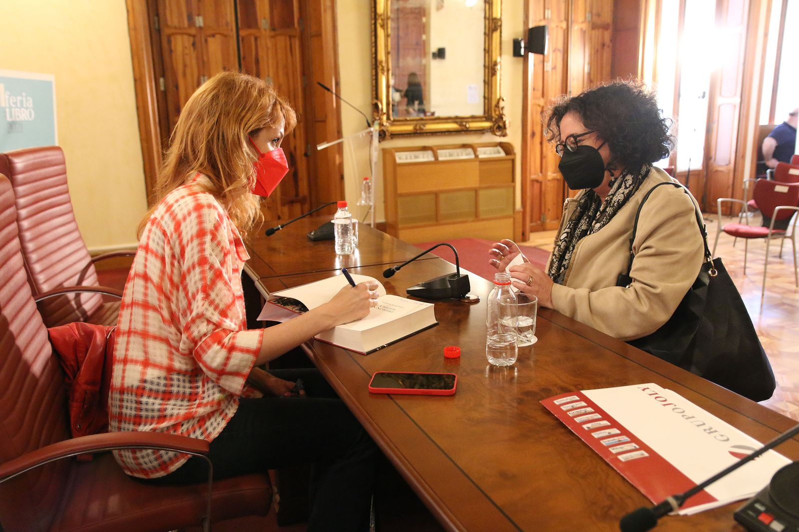 Fotogalería Diario de los Libros, con Vanessa Montfort y su obra 'La mujer sin nombre'