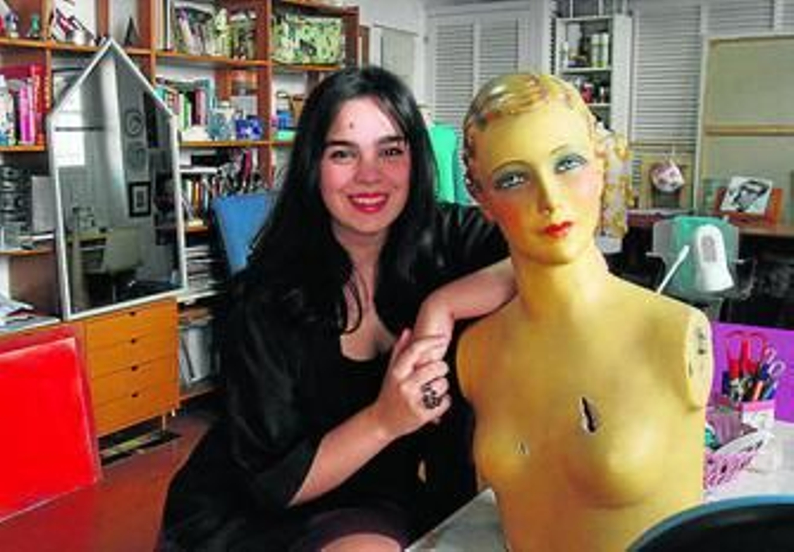 Margarita Ruesga Contreras posa en su taller del centro.