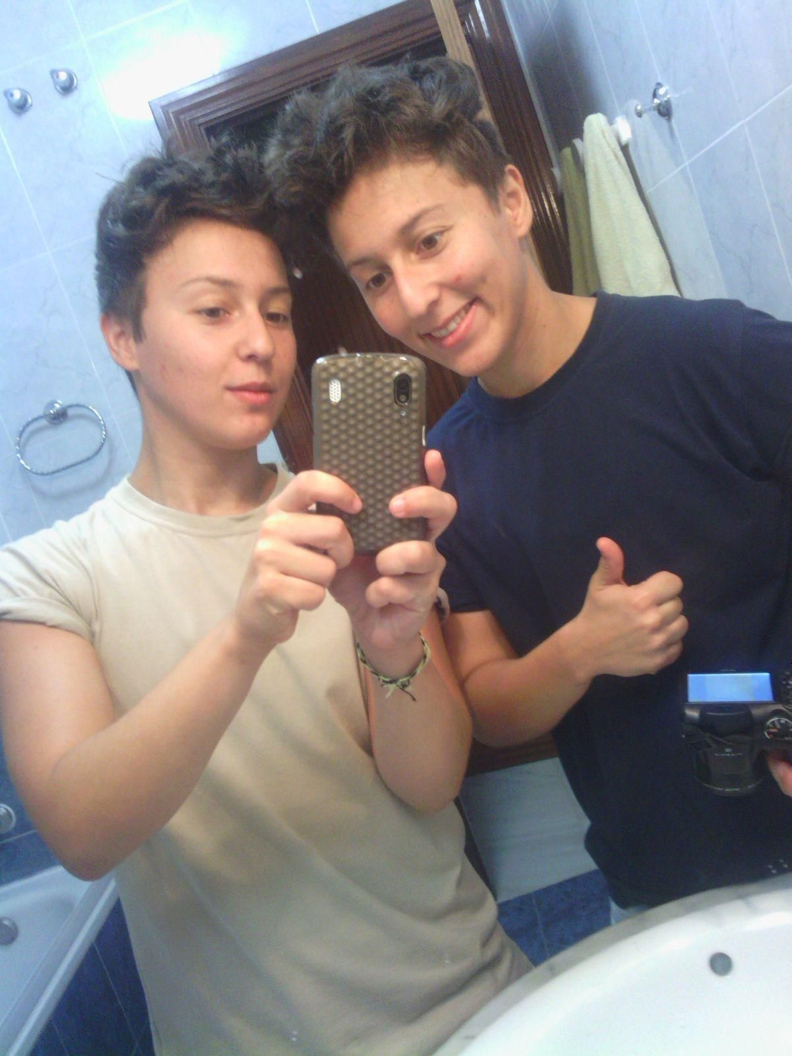 Un selfi de los hermanos. Un selfi de los hermanos.