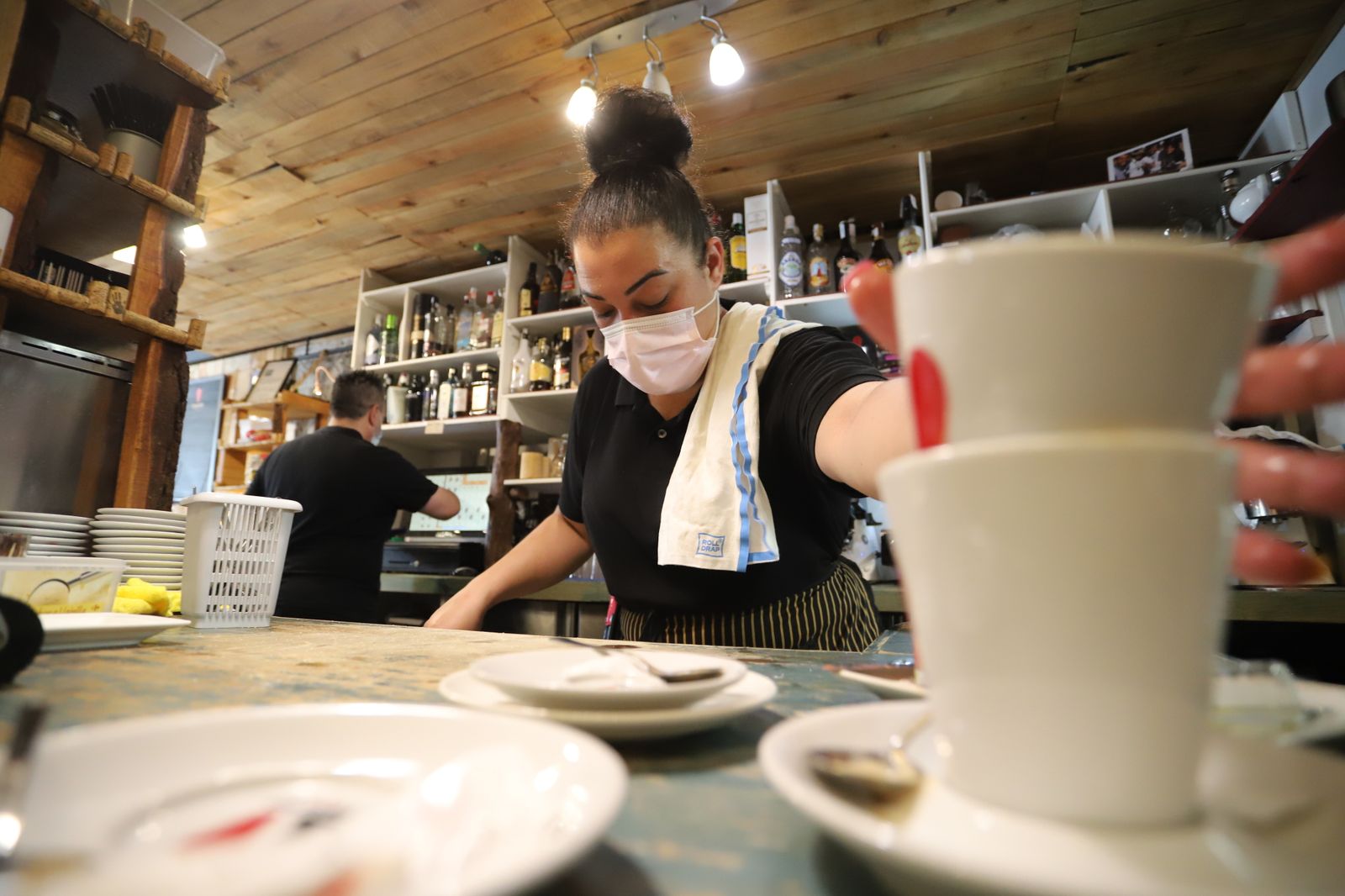 Imágenes de bares y restaurantes de la ciudad de Huelva en el inicio de la fase dos