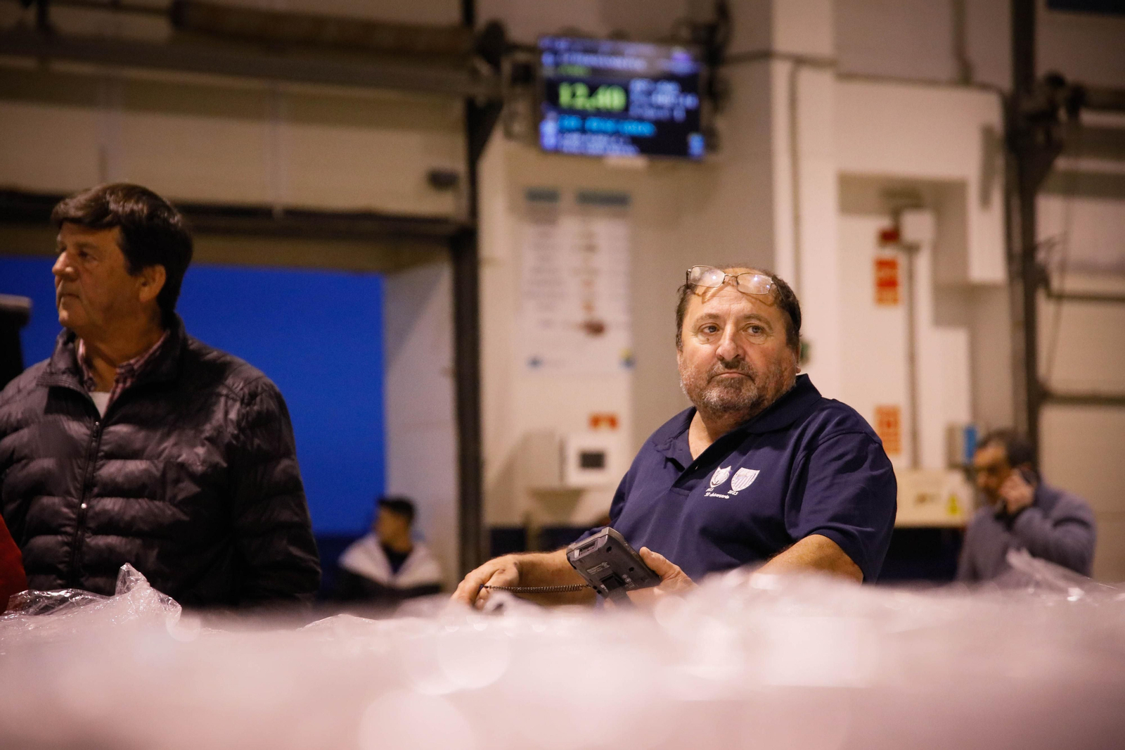 Te contamos en imágenes como ha sido la descarga de las traiñas en la lonja de Almería