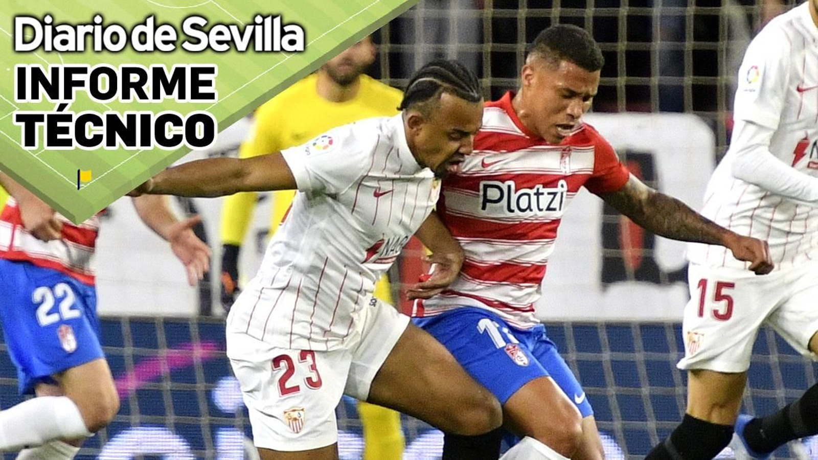 Koundé, en pugna con Machís por un balón.