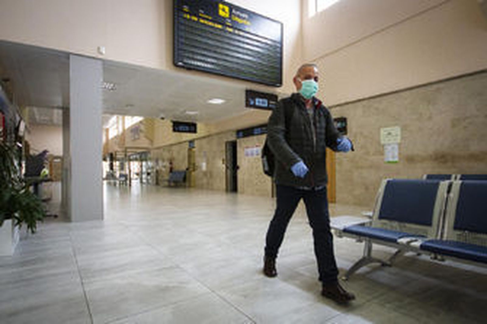 Fotos del aeropuerto de Granada. así ha sido la llegada del vuelo de Barcelona