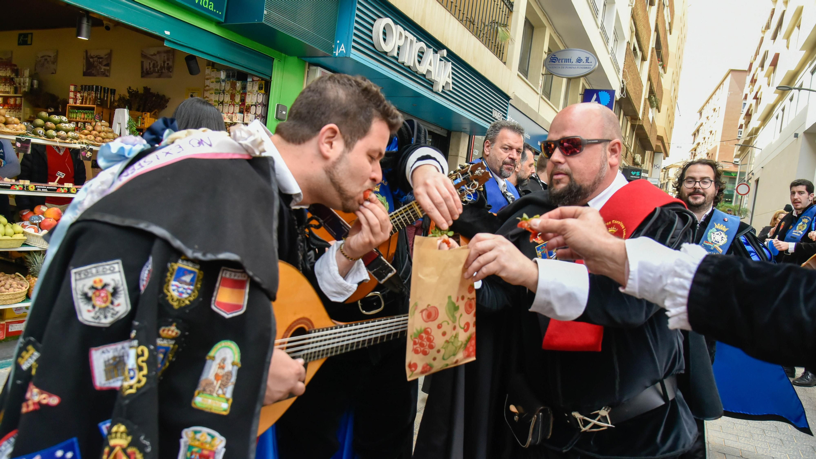 Pasacalles del Certamen de Tunas en Algeciras