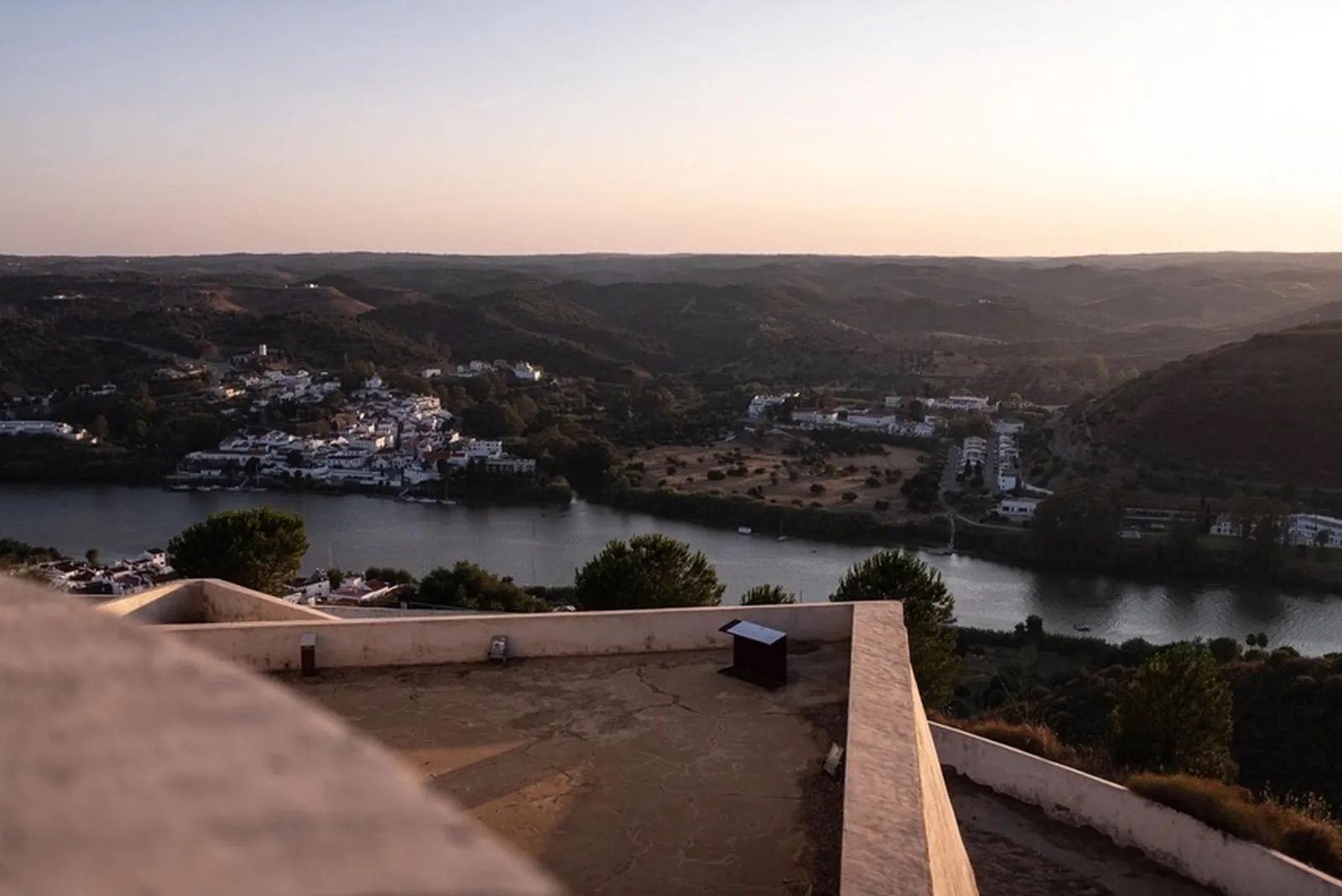 Las vistas a Portugal desde el castillo