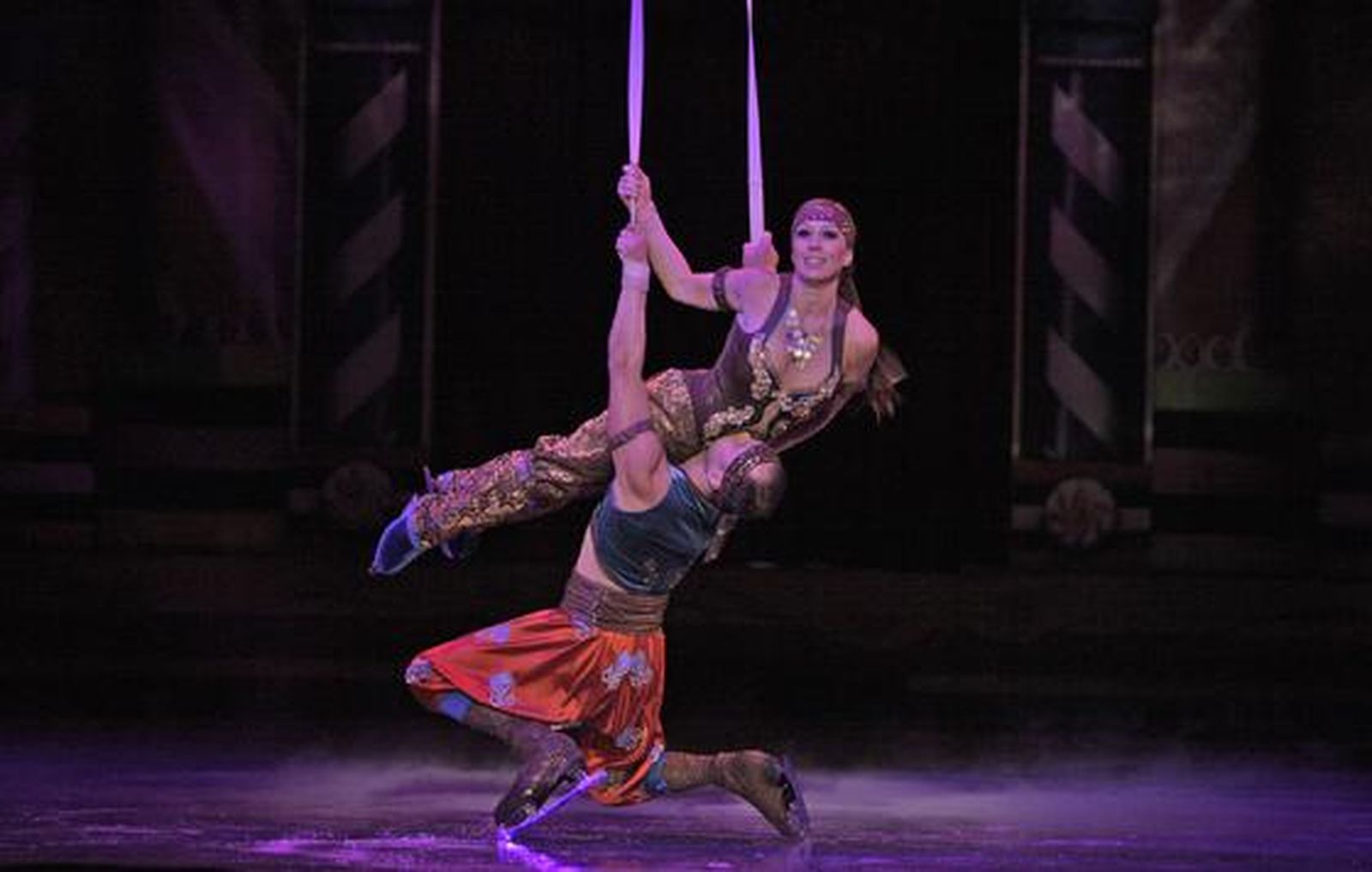 Imagen de 'El cascanueces' sobre el hielo en el Teatro de la Maestranza. / Antonio Pizarro