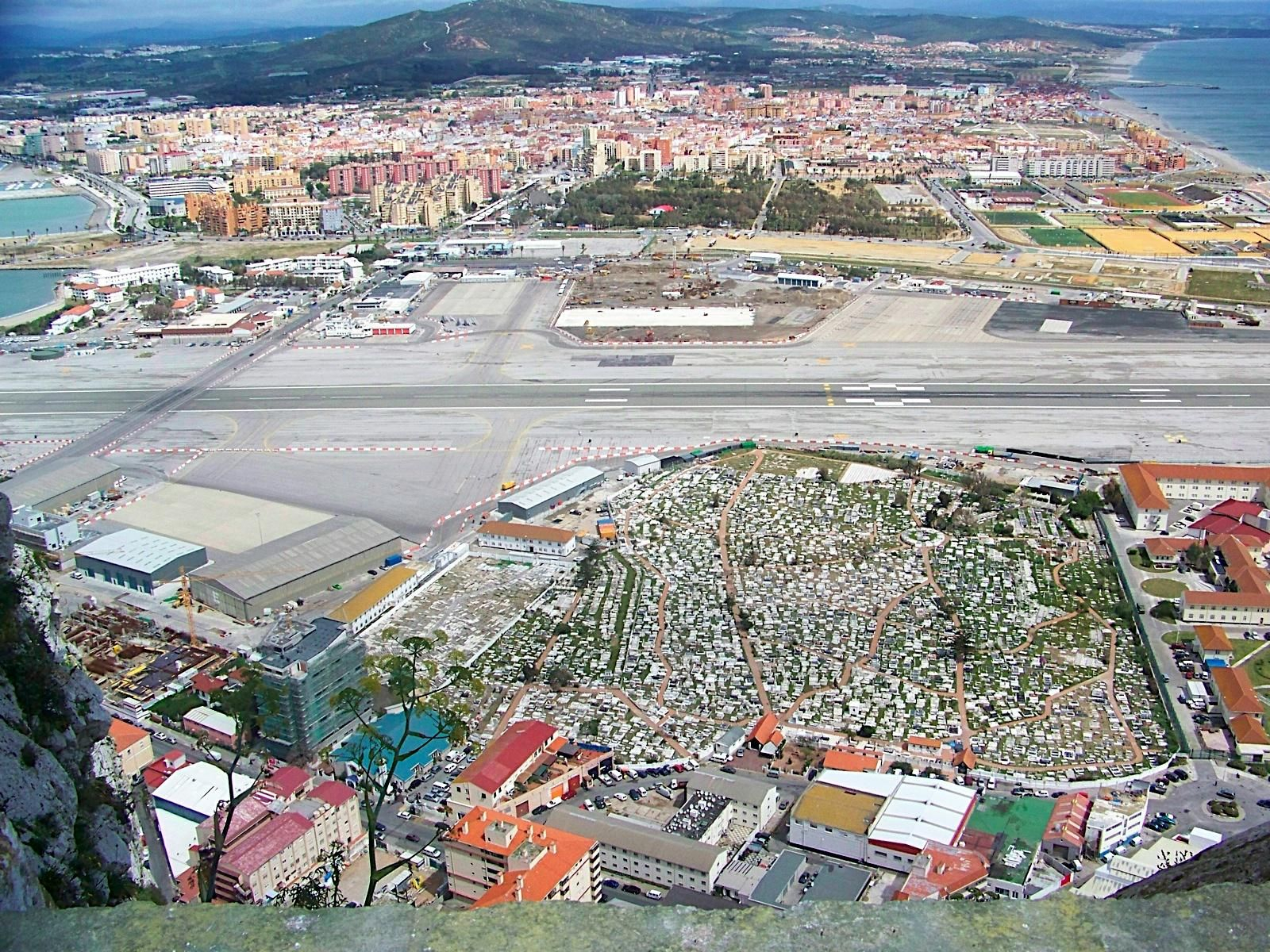 Vista desde la cima del Peñón. Vista desde la cima del Peñón.