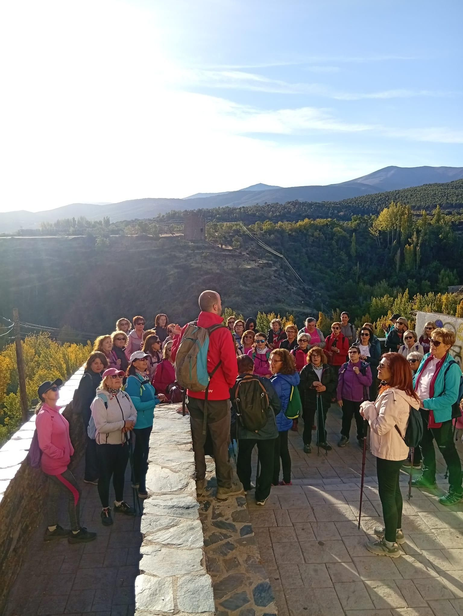 Así fue la caminata de estos vecinos de Guadix por el Castañar de Jérez del Marquesado