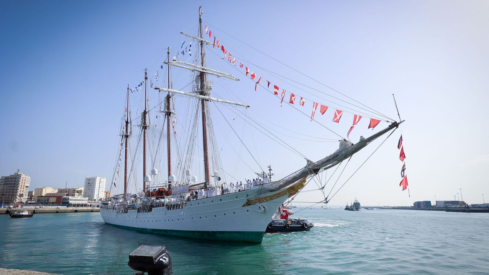 El buque-escuela 'Juan Sebastián Elcano', a su llegada el pasado jueves a Cádiz.