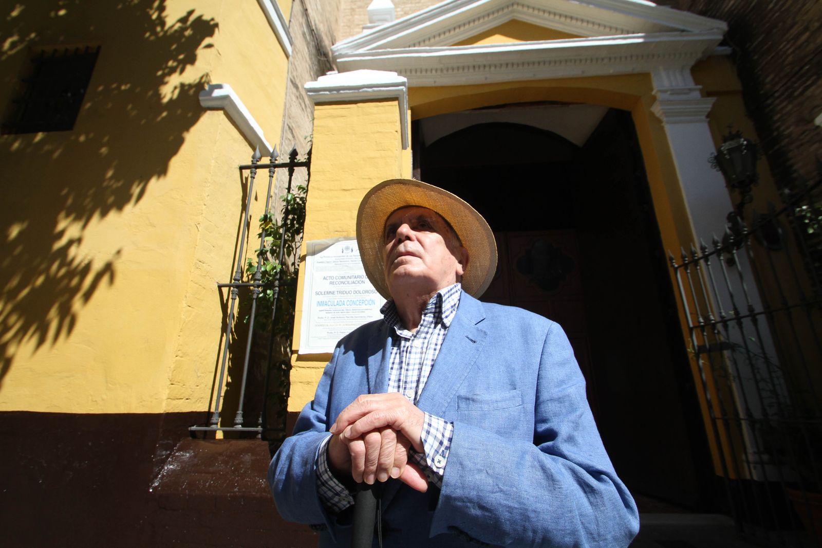 De niño, Emilio Durán salió de nazareno de la Lanzada desde San Martín.