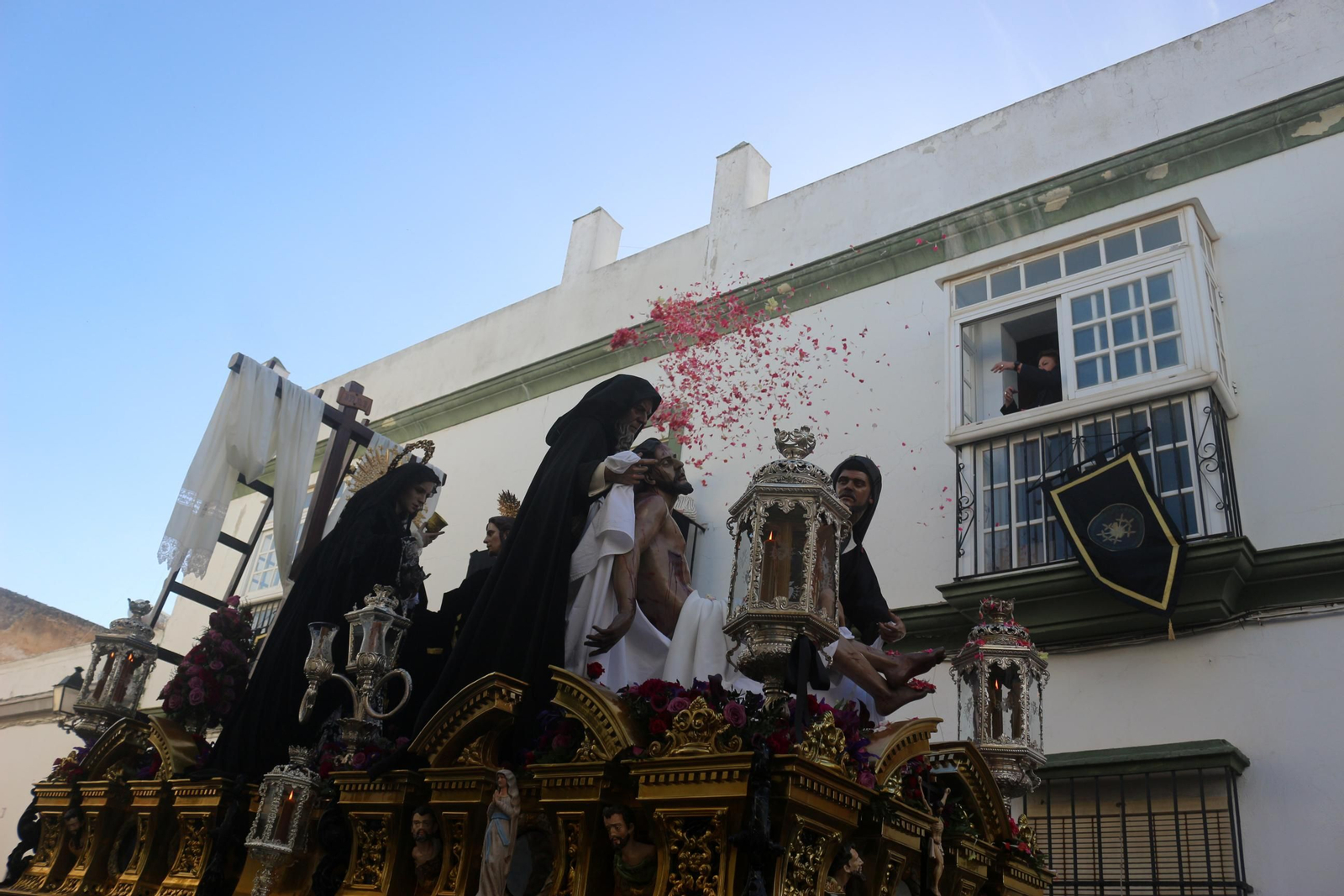 Las imágenes del Lunes Santo en Puerto Real 2023: Los Dolores