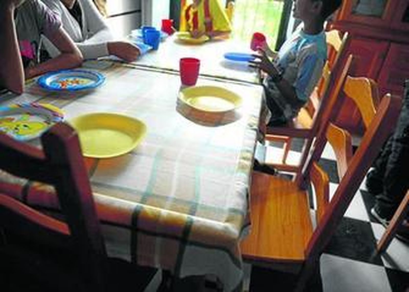 La cofradía de La Palma tiene previsto dar el desayuno en verano a 25 niños.