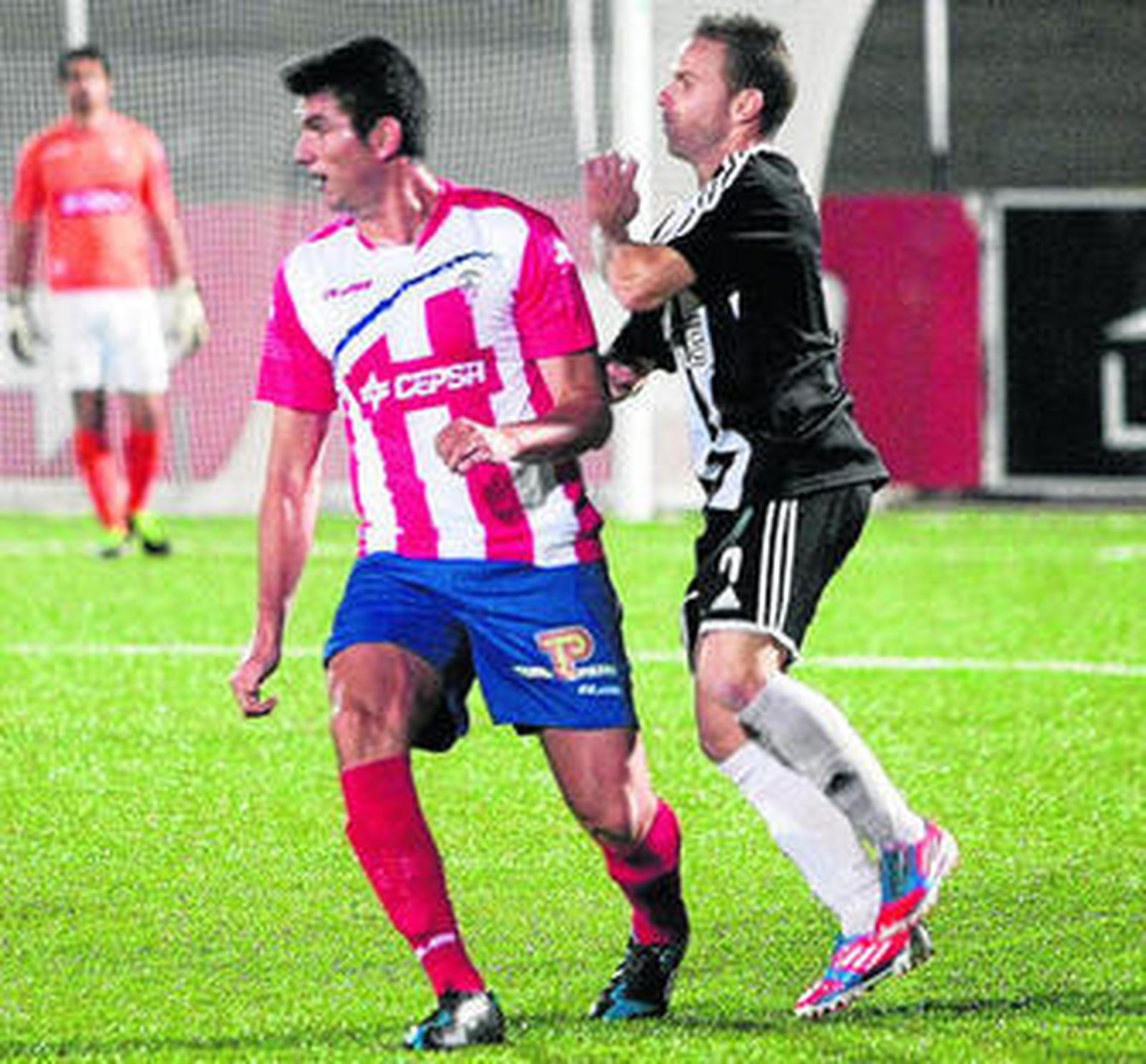 Mario (i) y Juampe, durante el último Balona-Algeciras.