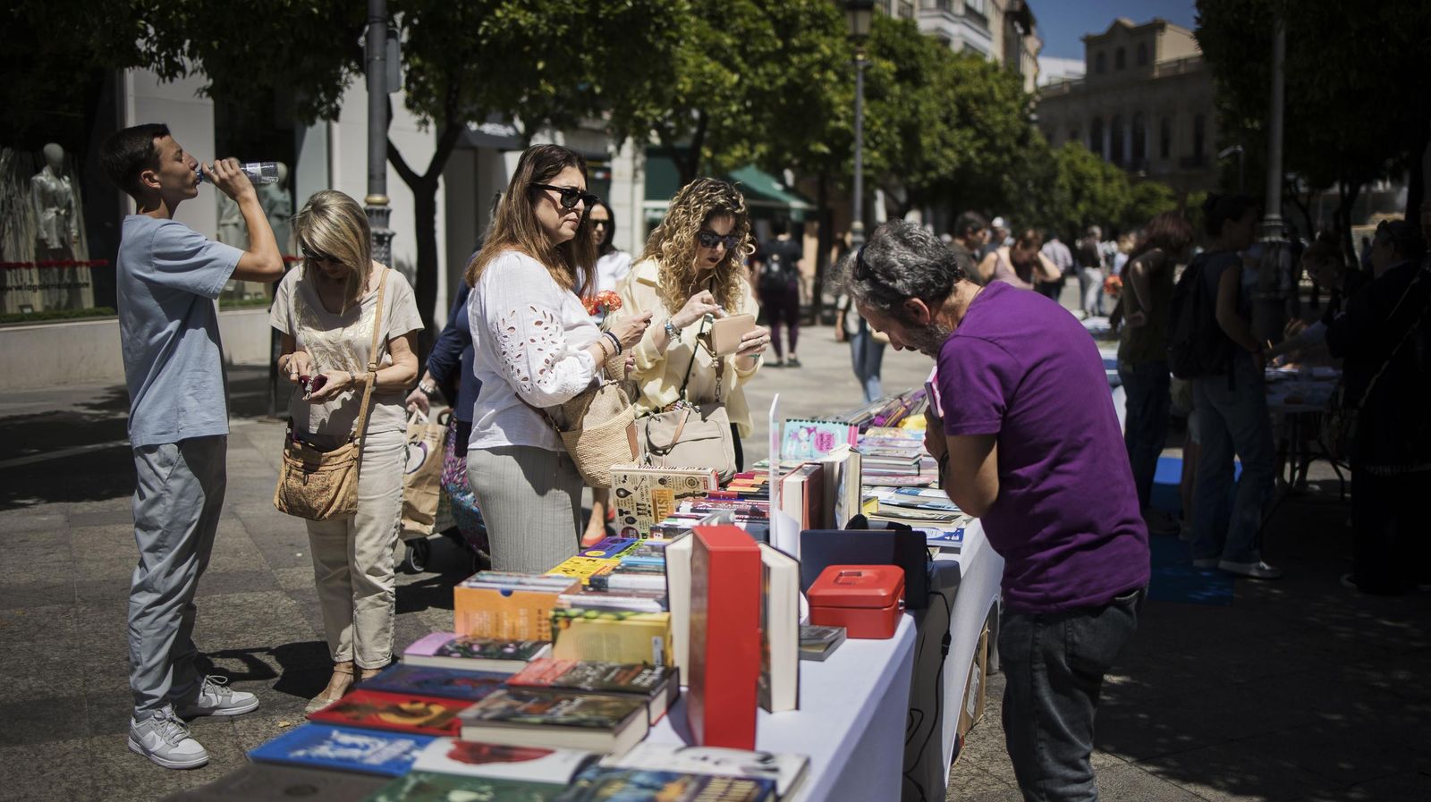 Motos, vino y literatura: búscate en el ambiente del centro de Jerez el sábado del Gran Premio de Jerez 2025