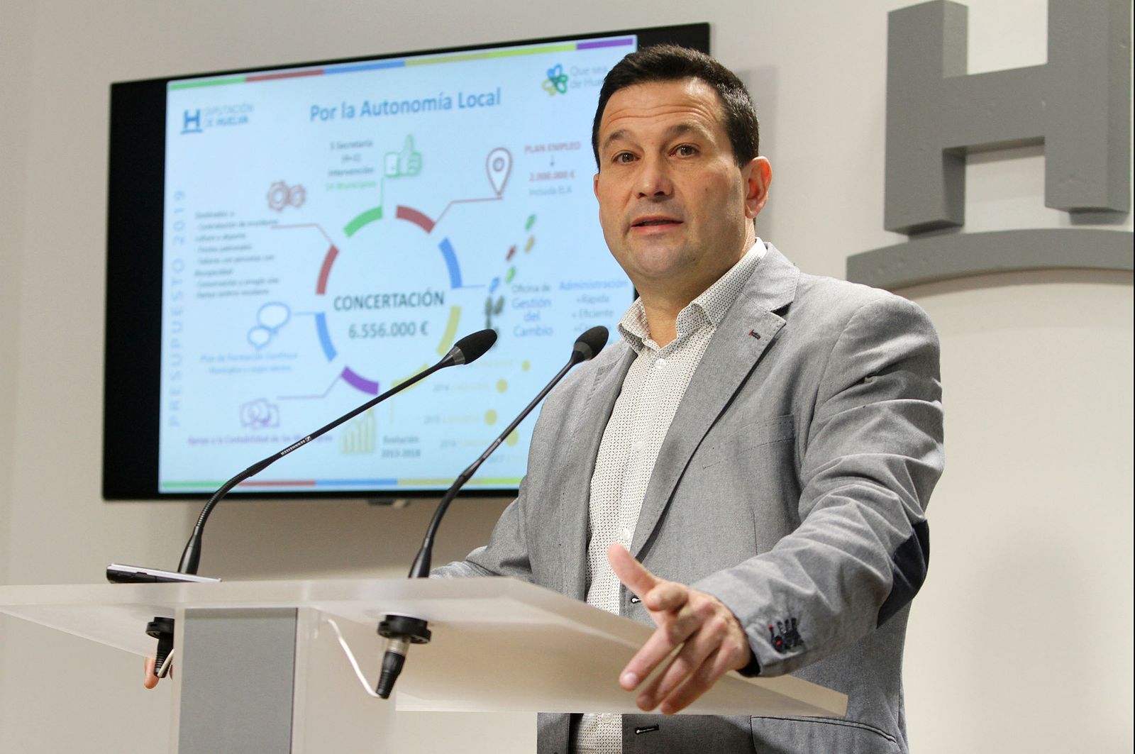 Ezequiel Ruiz durante una rueda de prensa en la Diputación Provincial