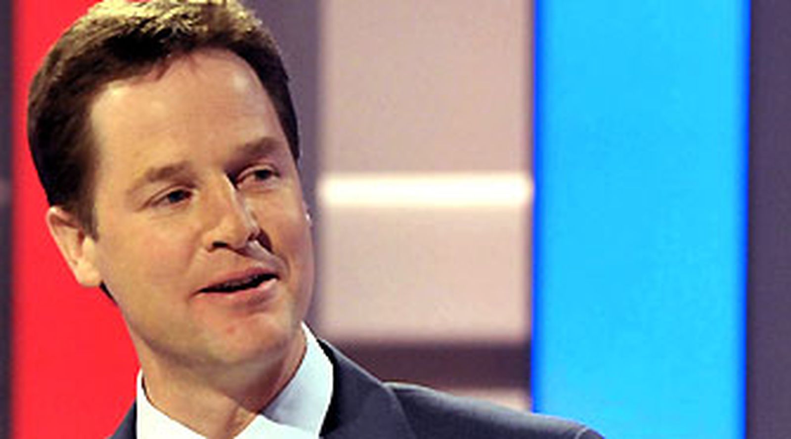 Conservadores y laboristas intentan sobreponerse al 'efecto Clegg'