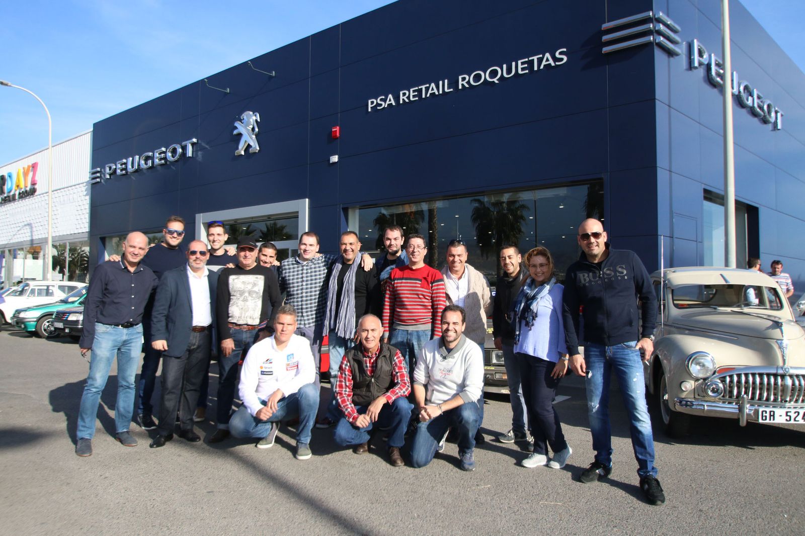 Vehículos de otro tiempo para  una concentración histórica