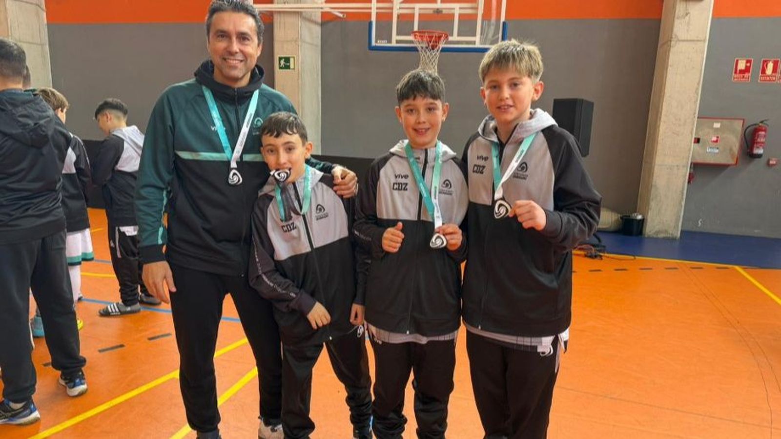 Los cuatro representantes del Campo de Gibraltar en la selección de Cádiz, con sus medallas