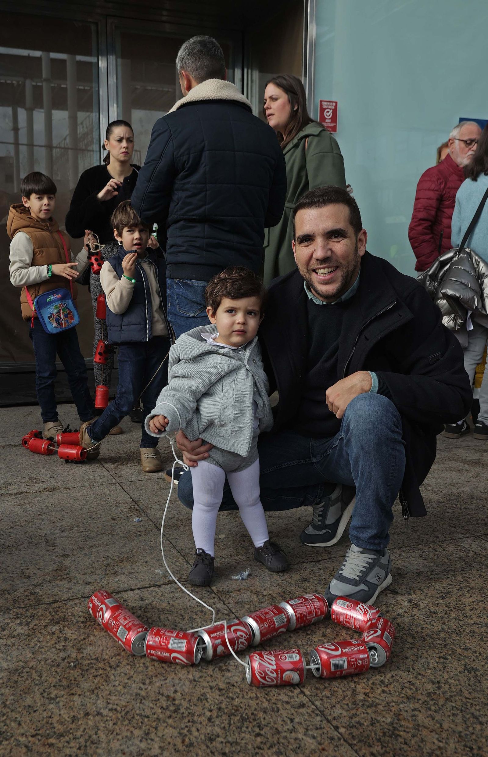 Búscate en el multitudinario arrastre de latas 2026 en Algeciras