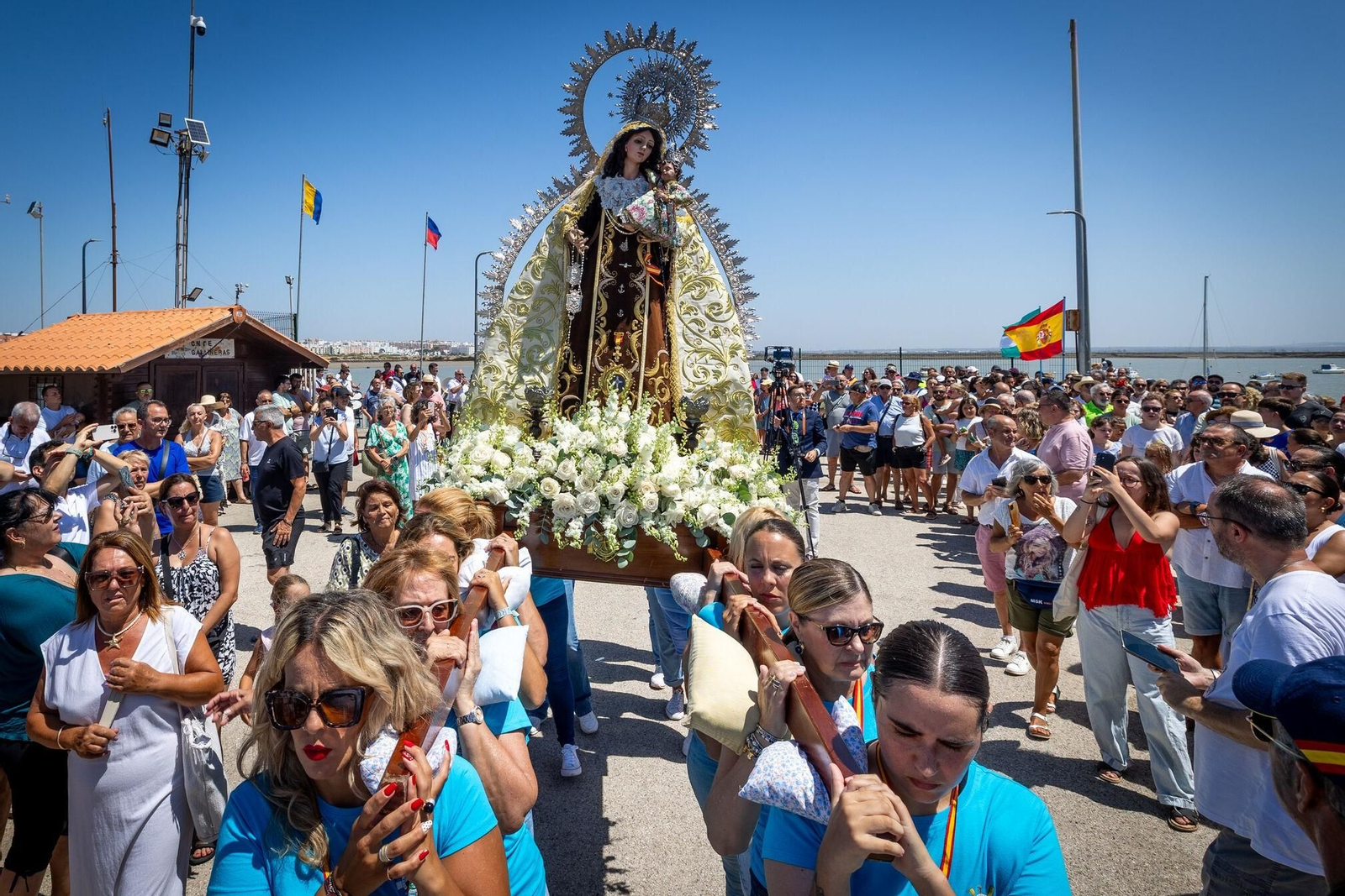 Así ha sido la procesión marítima de la Virgen del Carmen de Gallineras: las imágenes