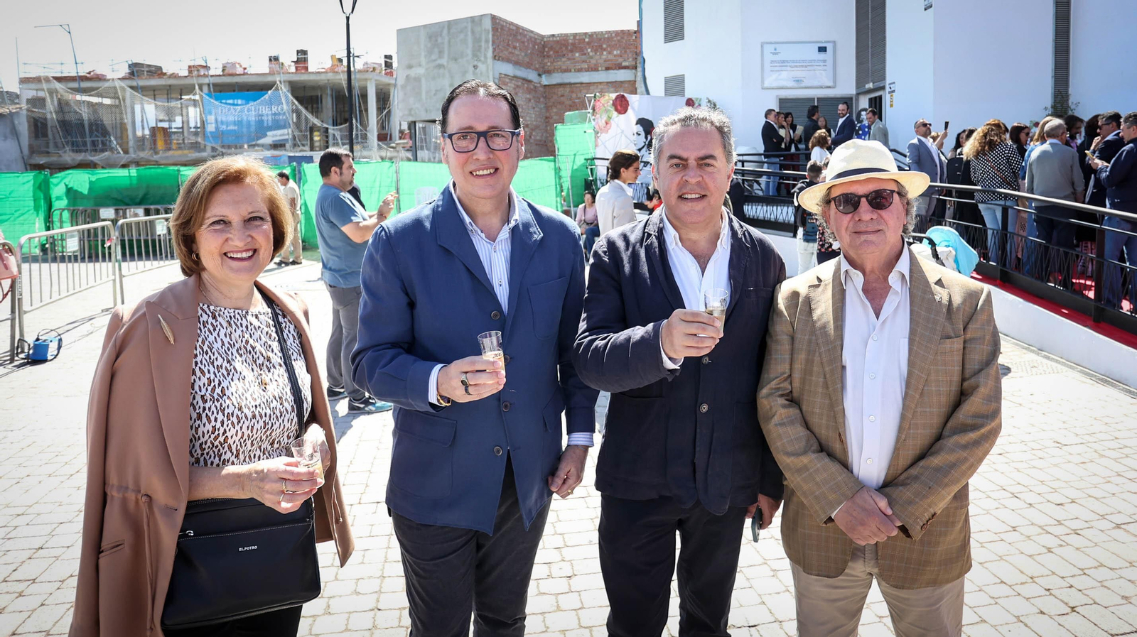 Toda la familia de Lola Flores y muchos famosos en Jerez en la inauguración de su Centro Cultural Toda la familia de Lola Flores y muchos famosos en Jerez en la inauguración de su Centro Cultural