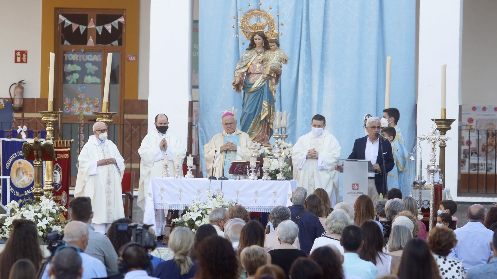 El obispo Demetrio Fernández, durante la misa solemne en honor a María Auxiliadora.