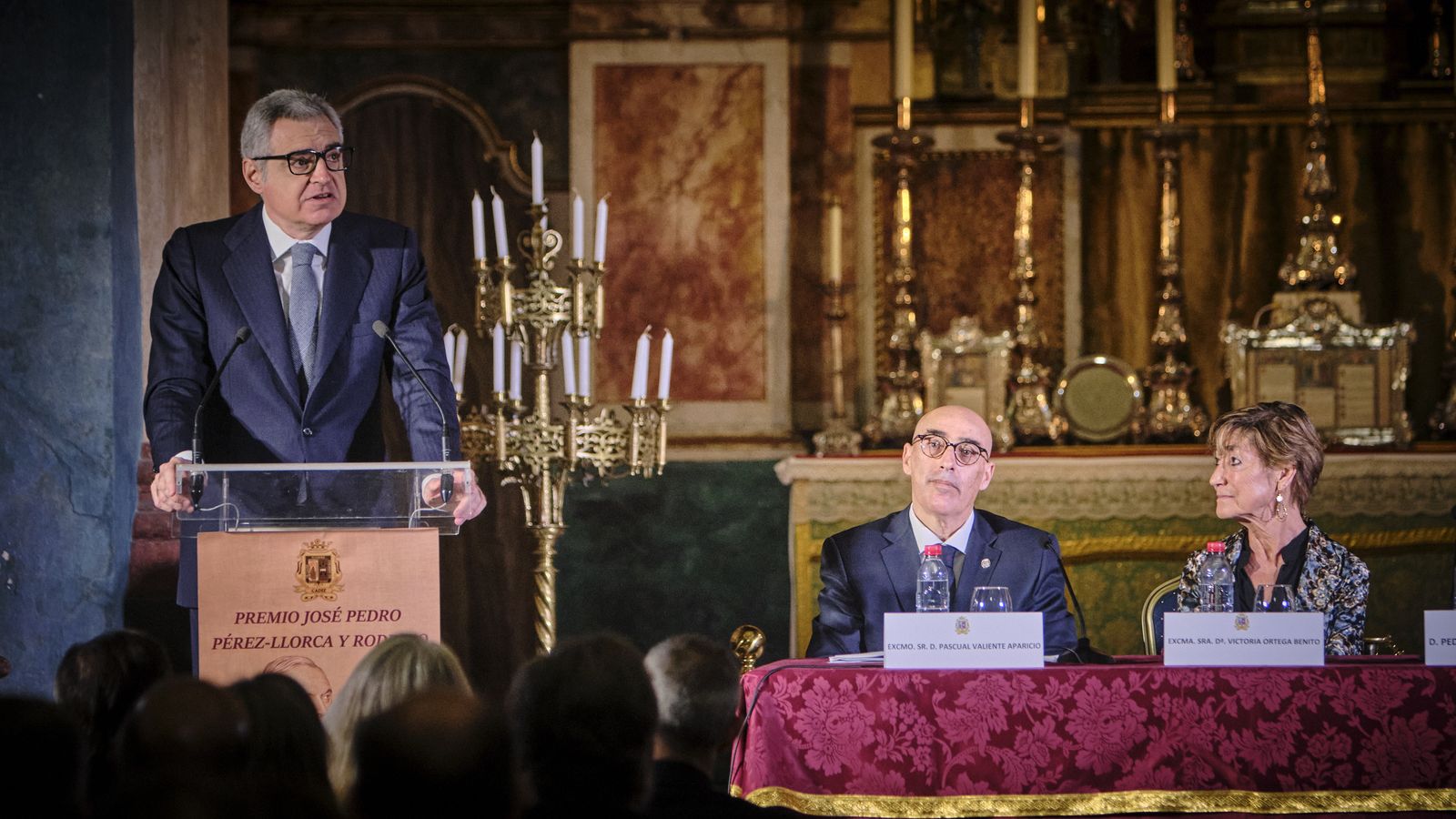 El Colegio de Abogados entrega el Premio Pérez Llorca a Alfonso Guerra en el Oratorio de San Felipe