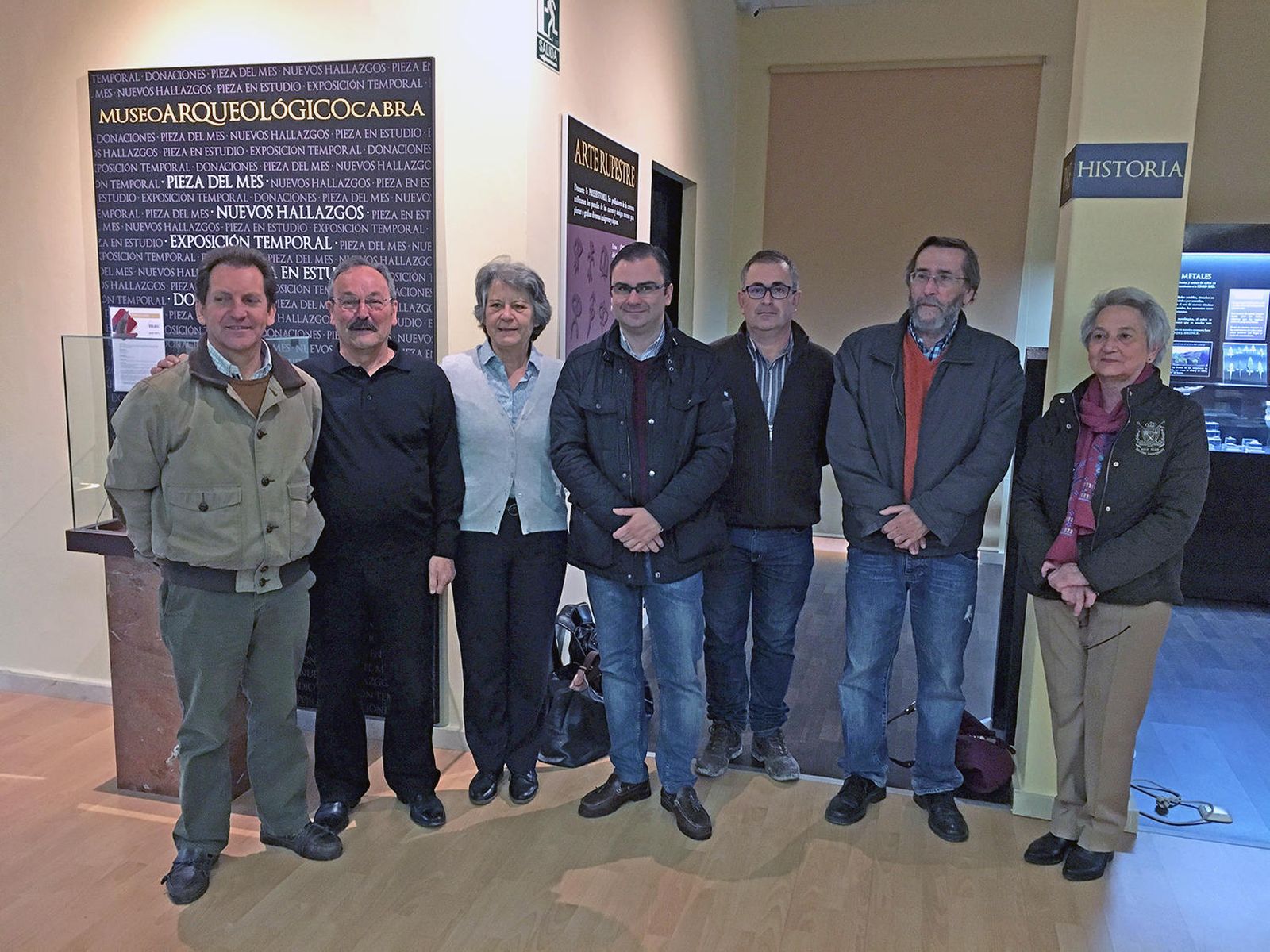 Asistentes a la presentación de la pieza, ayer en Cabra.