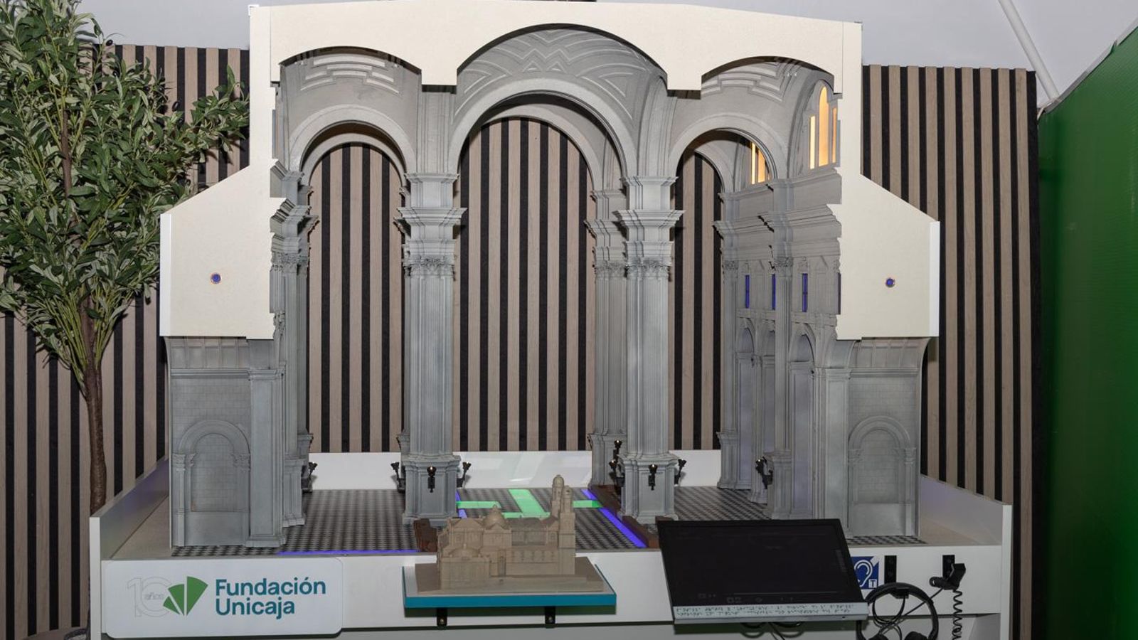 Inauguración en Jaén del Espacio Fundación Unicaja con motivo de la conmemoración del décimo aniversario de la entidad