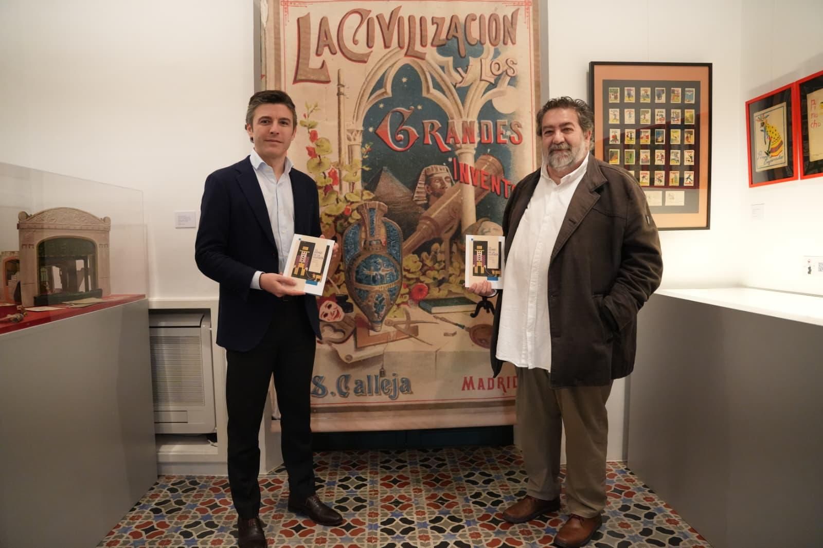 El concejal de Cultura, Jorge Saavedra, junto a José Vallejo, comisario de la muestra.