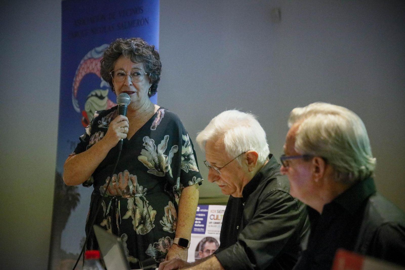 Las imágenes de la conferencia dentro de la "Semana Cultural Puerta Europa" de Ginés Valera en Almería