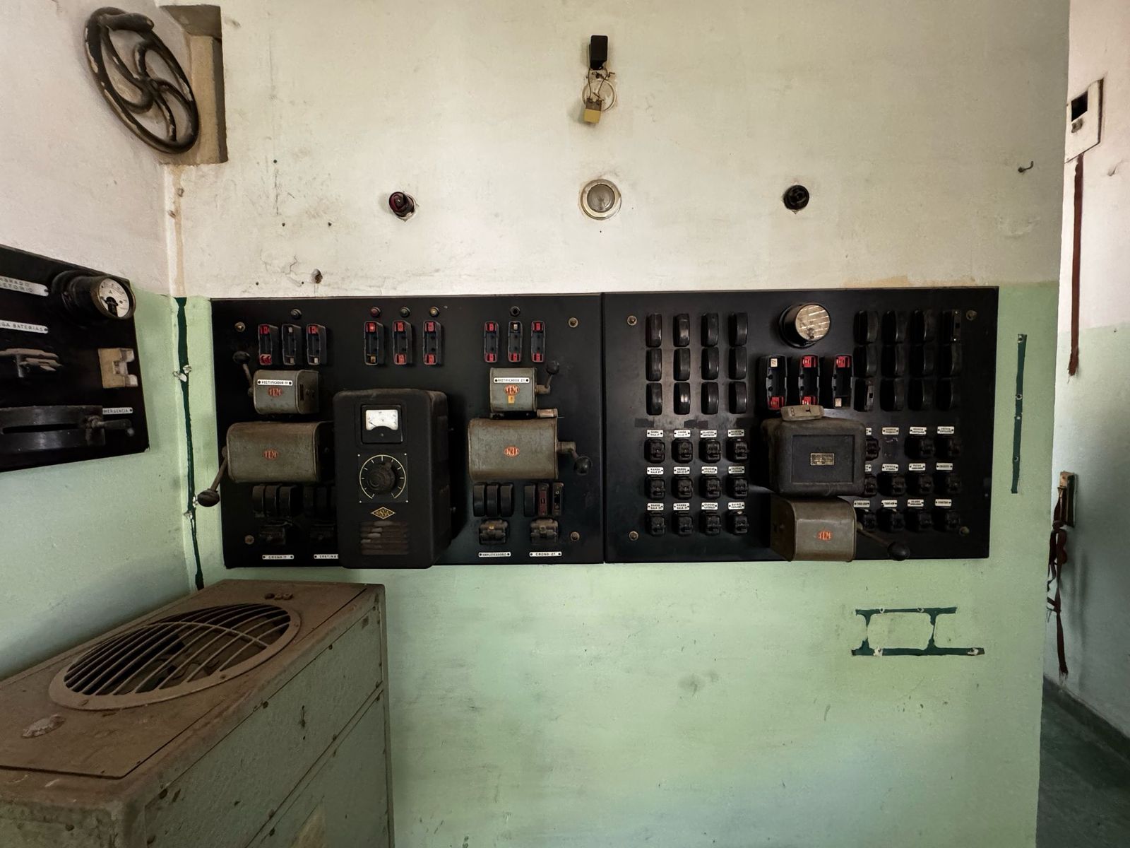 Todas las imágenes de las entrañas del histórico Coliseo Viñas de Motril