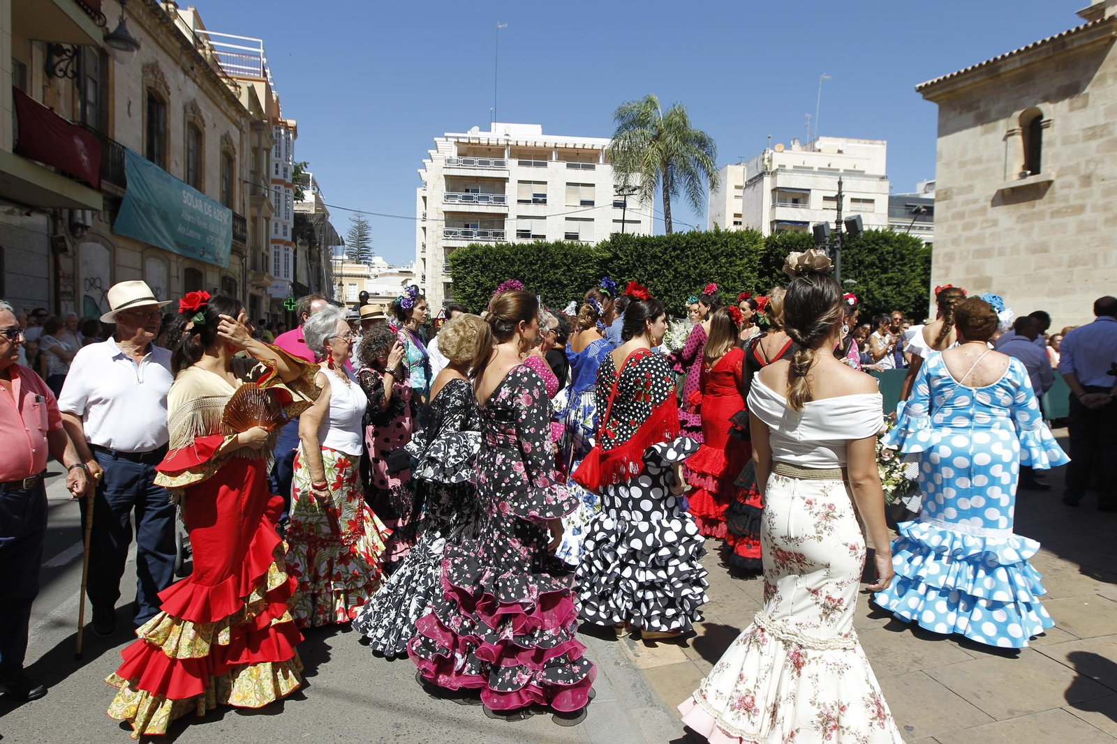 Fotogalería ofrenda floral a la Virgen del Mar. Feria de Almería 2019