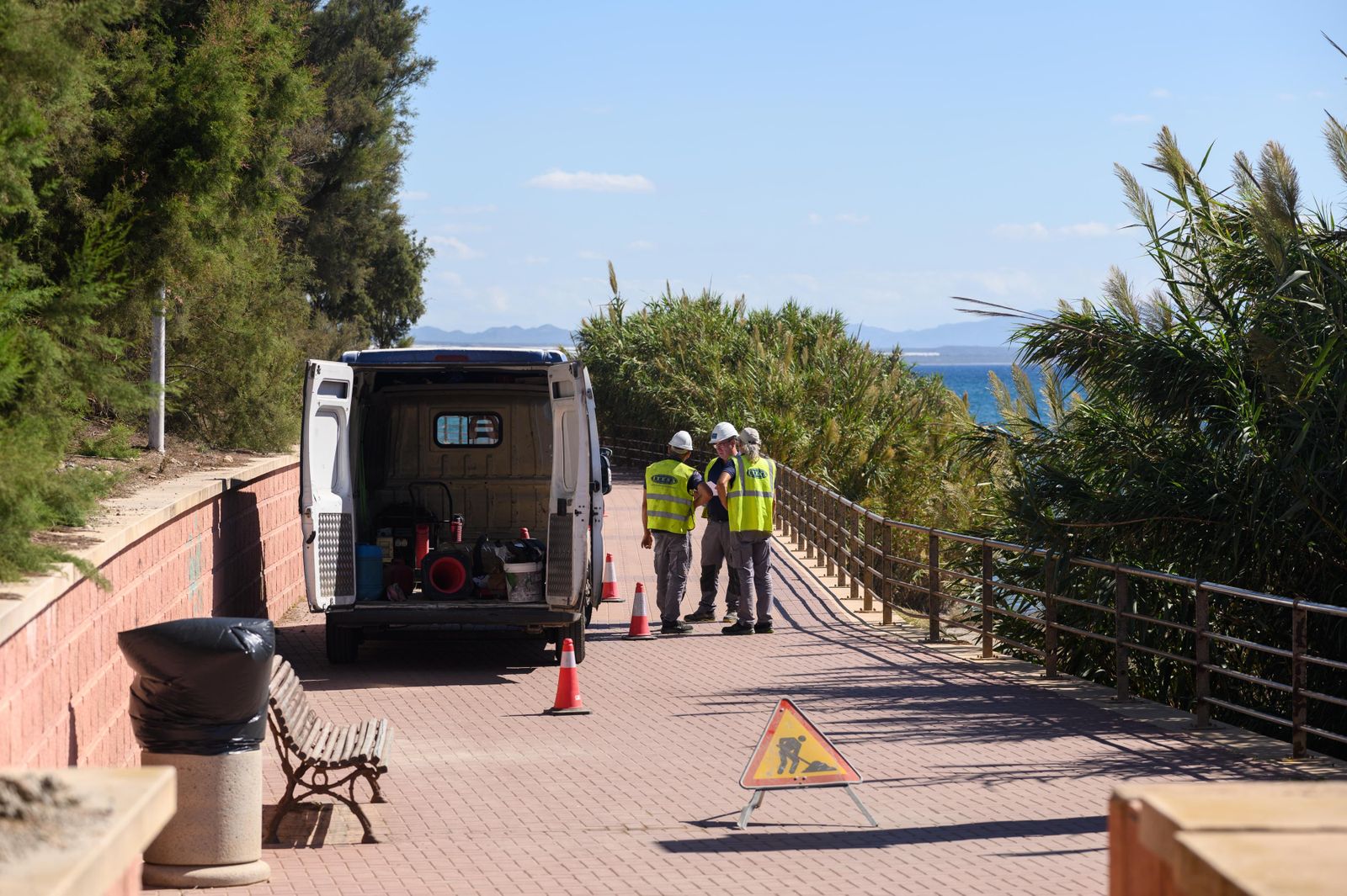 Cambio de luces en el paseo de Ribera de Almería