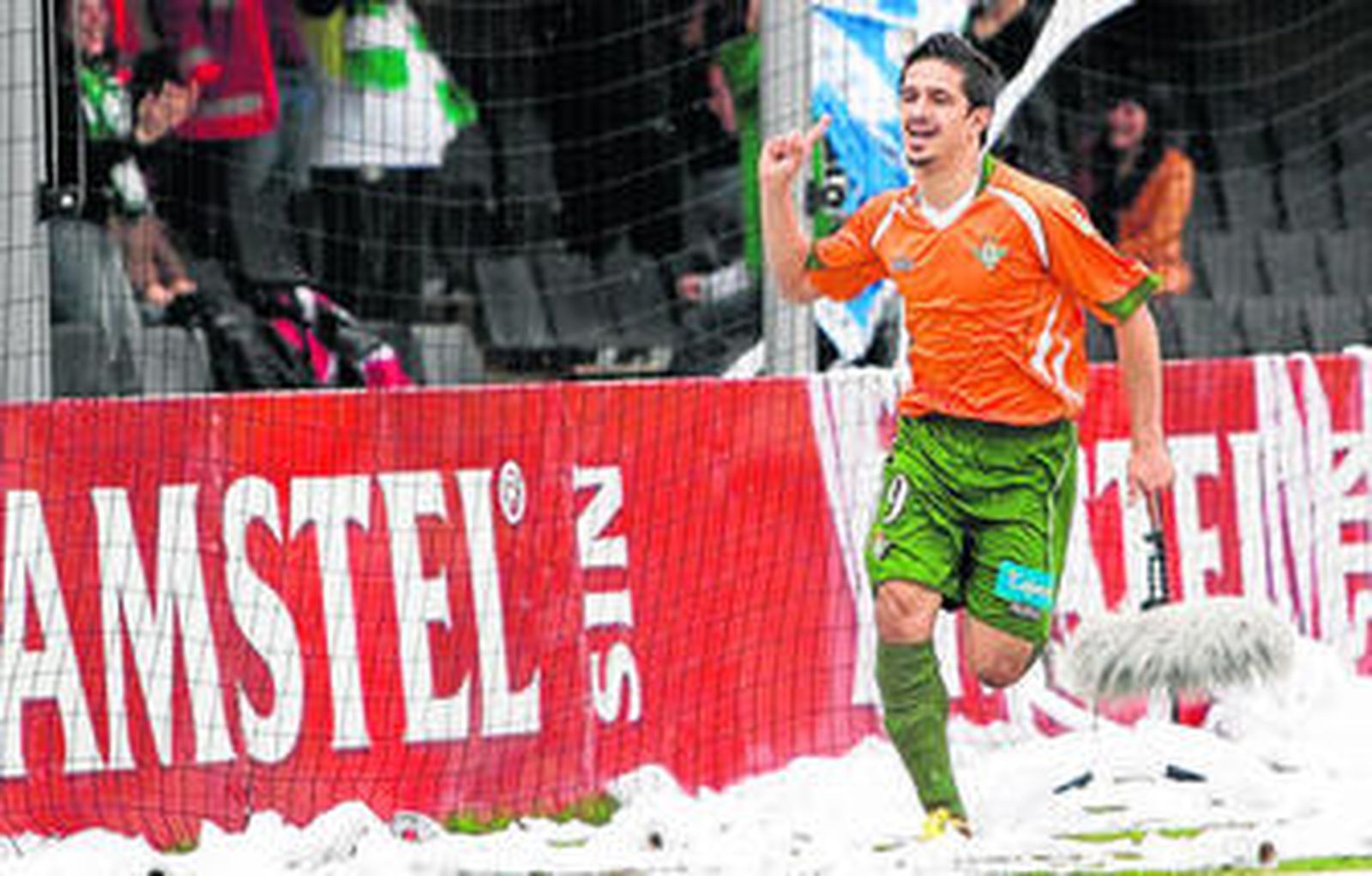 Jonathan Pereira celebra el 0-1 de los sevillanos en Cartagonova.