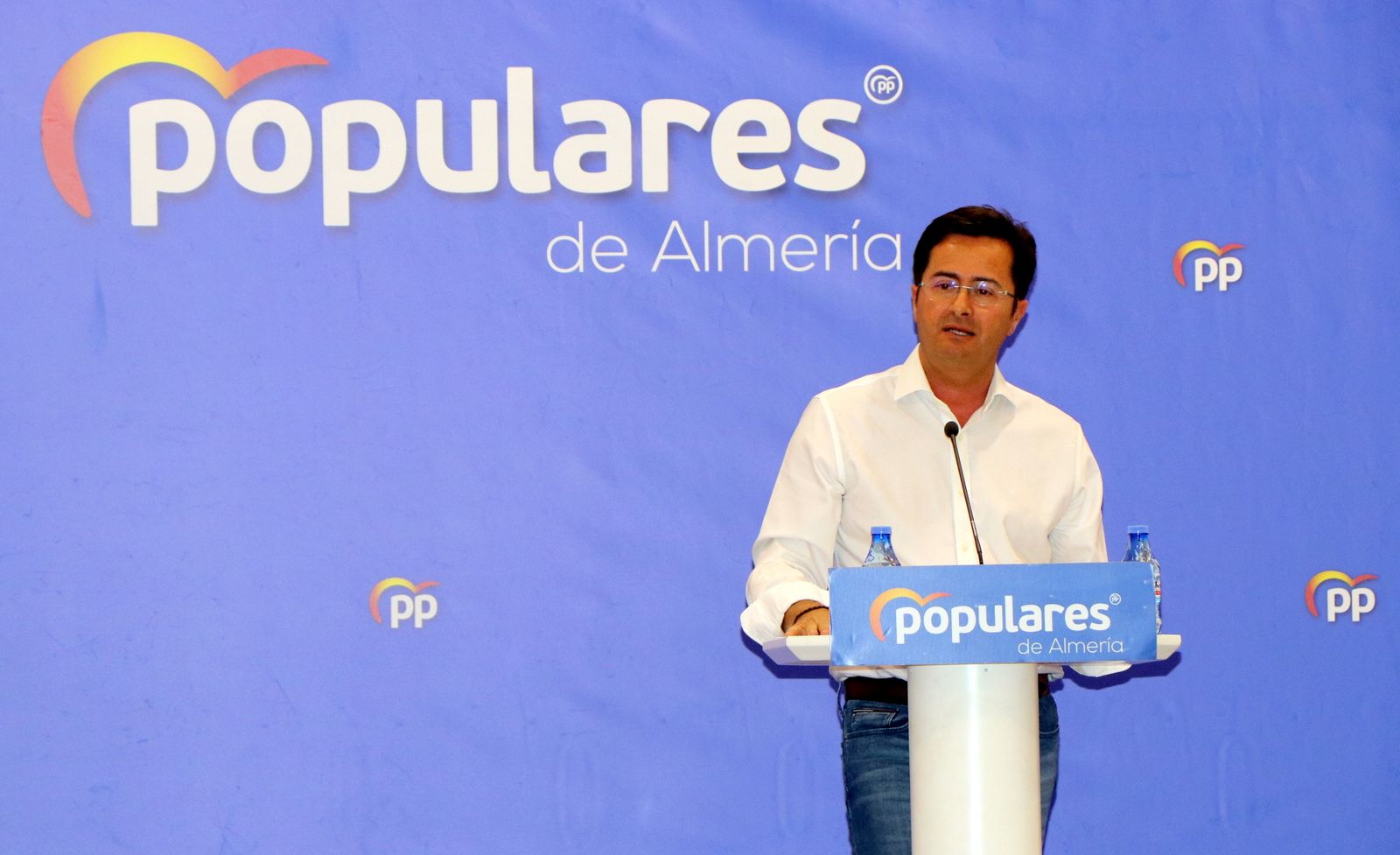 El candidato del Partido Popular de El Ejido, durante un mitin en Las Norias.