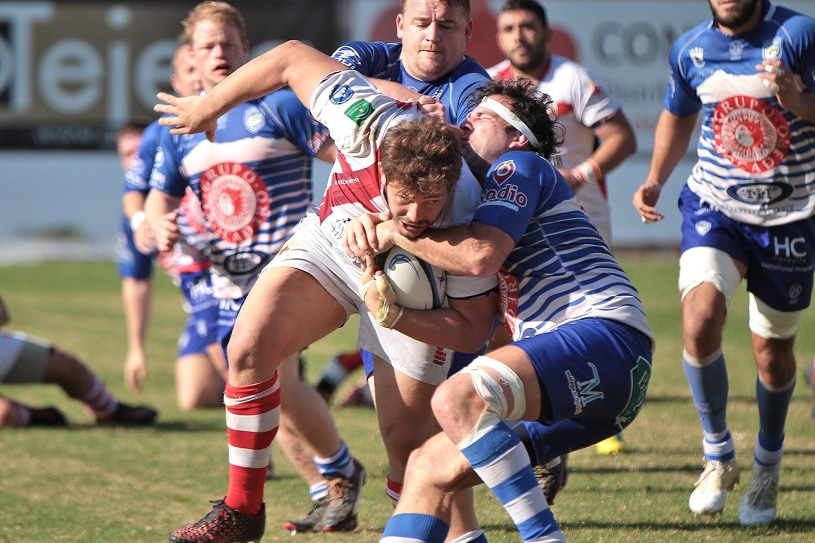 Amarga derrota para URA ante Trocadero (20-22).