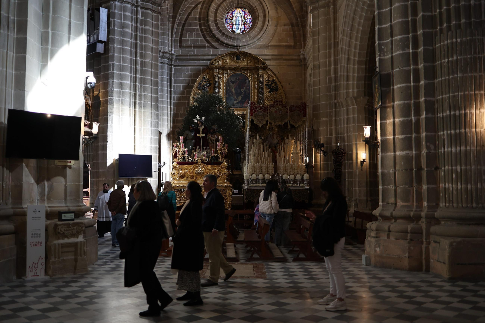 Así está la Catedral de Jerez con ocho pasos procesionales Así está la Catedral de Jerez con ocho pasos procesionales