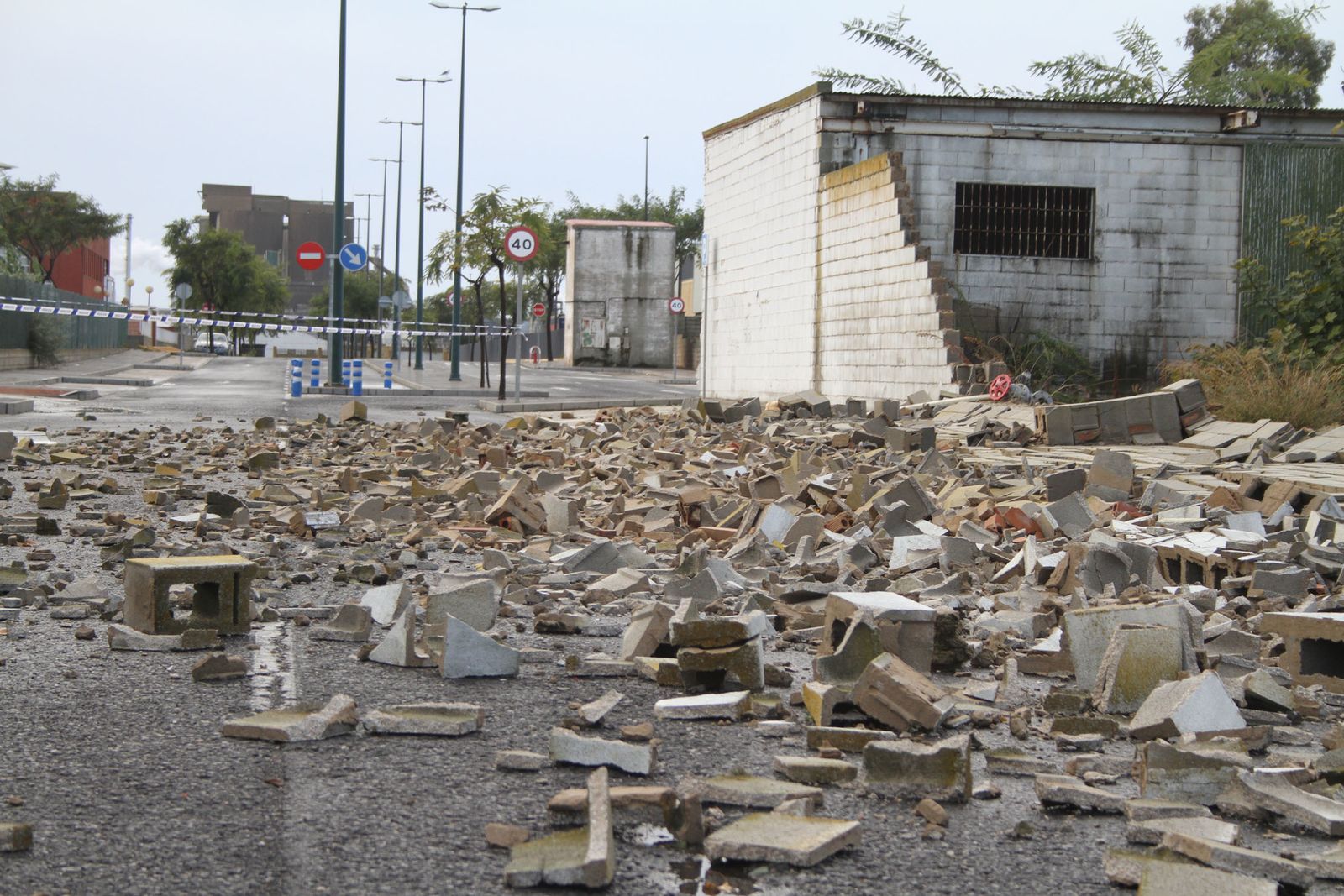 Consecuencias del temporal de lluvia y viento a su paso por la capital