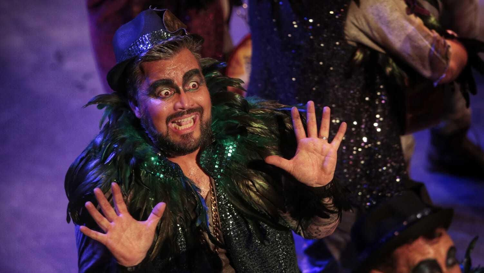 Actuación de 'La comparsa del Loco'