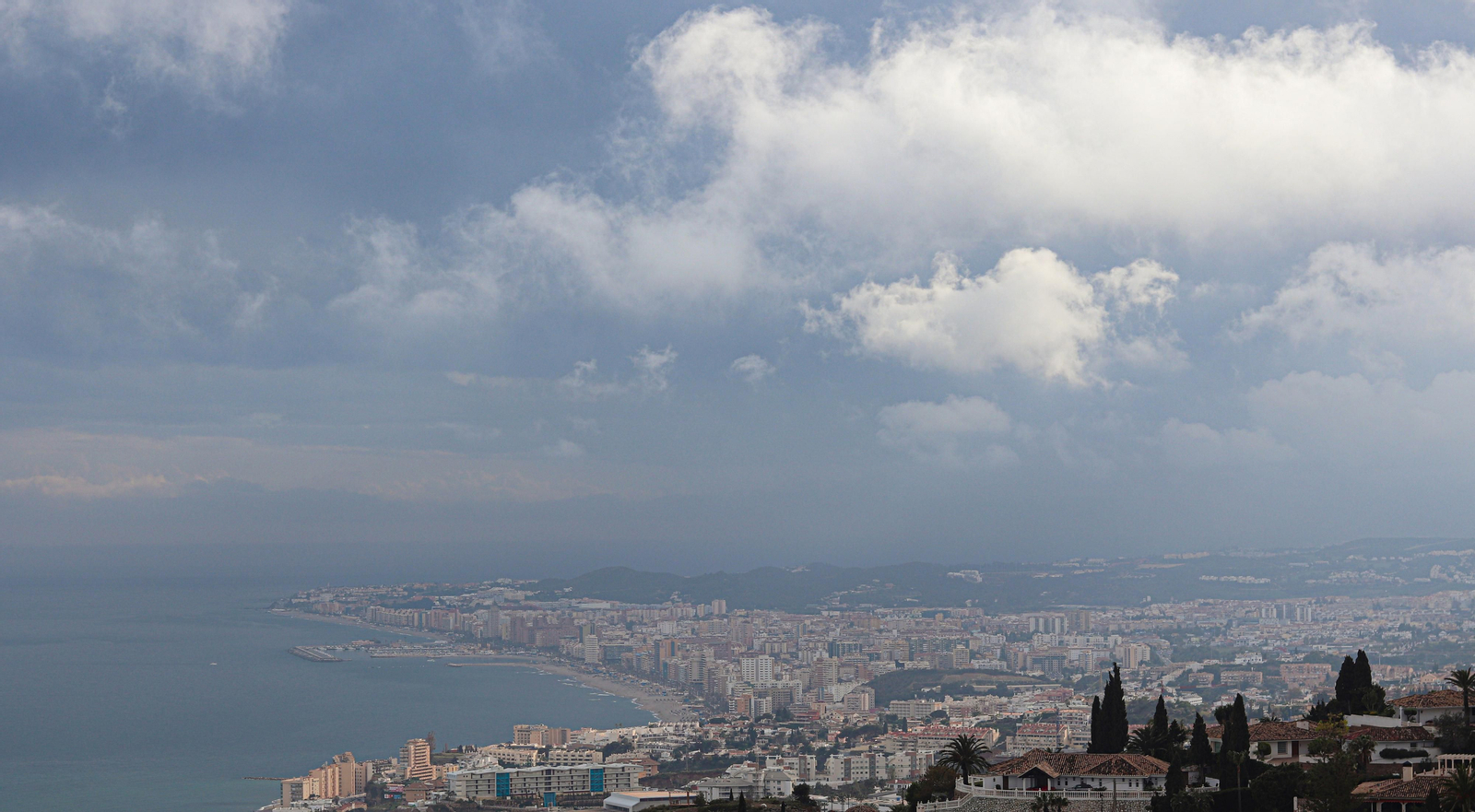 Diez sitios donde ver el atardecer después de la lluvia en Málaga y su provincia Diez sitios donde ver el atardecer después de la lluvia en Málaga y su provincia