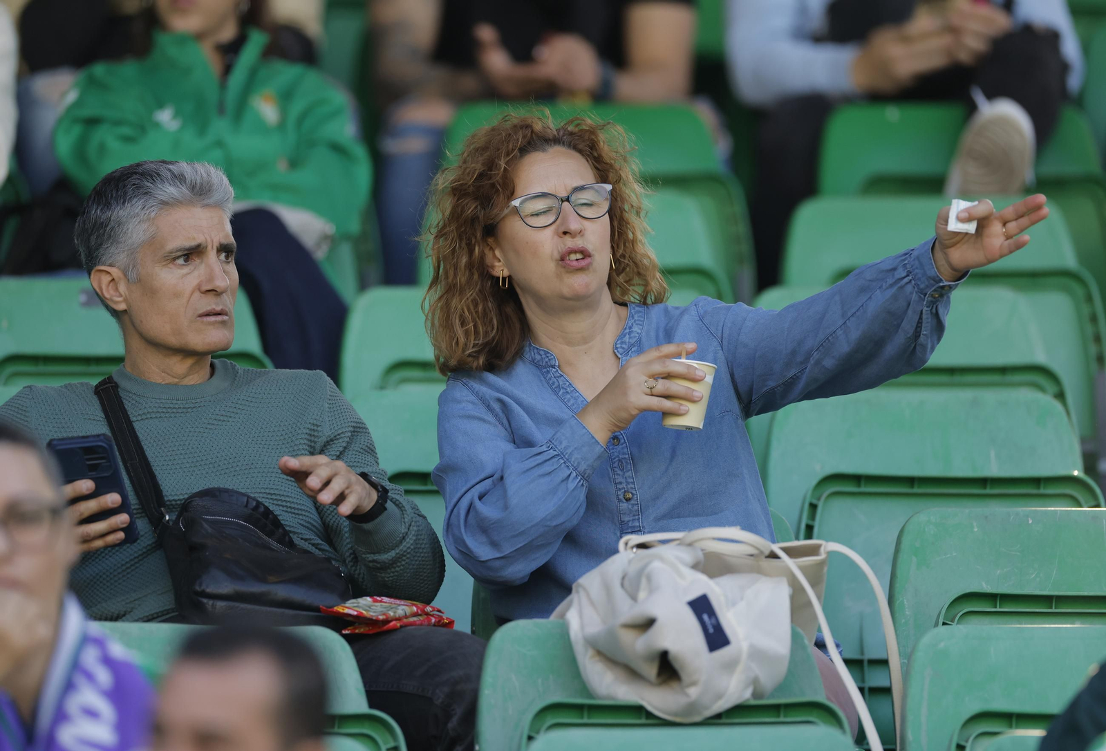 Búscate en las fotos del Betis - Barcelona