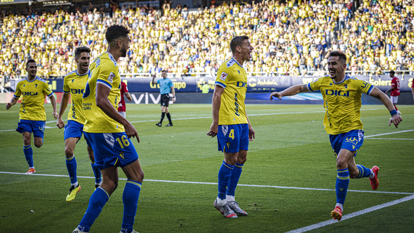 Partido del Cádiz CF contra la UD Las Palmas